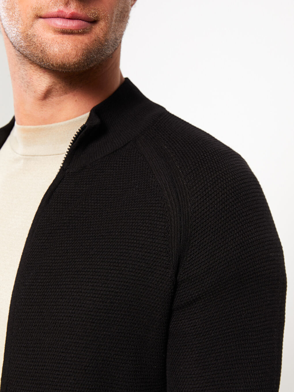 Cardigan en Tricot à Col Cheminée pour Hommes Coupe Régulière-3
