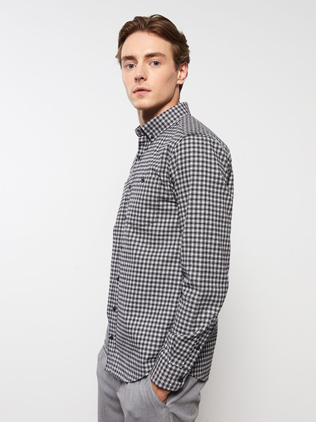 LCWAIKIKI Classic Regular Fit Long Sleeve Plaid Gabardine Men's Shirt -W2CA44Z8-LKX