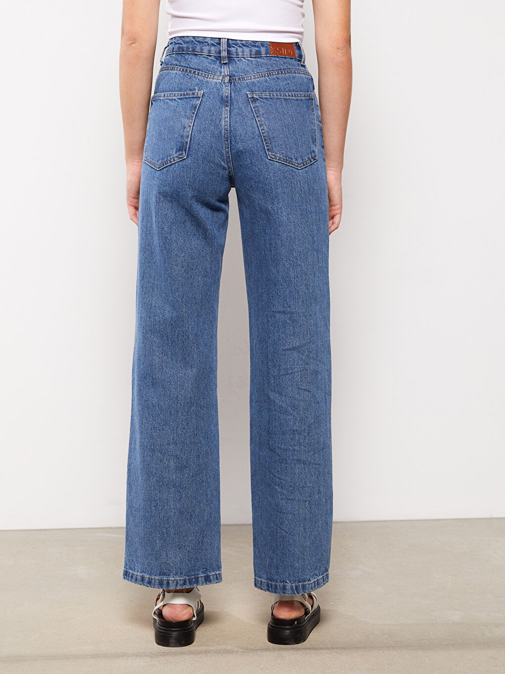 Mavi Yüksek Bel Wideleg Düz Cep Detaylı Kadın Jean Pantolon-4