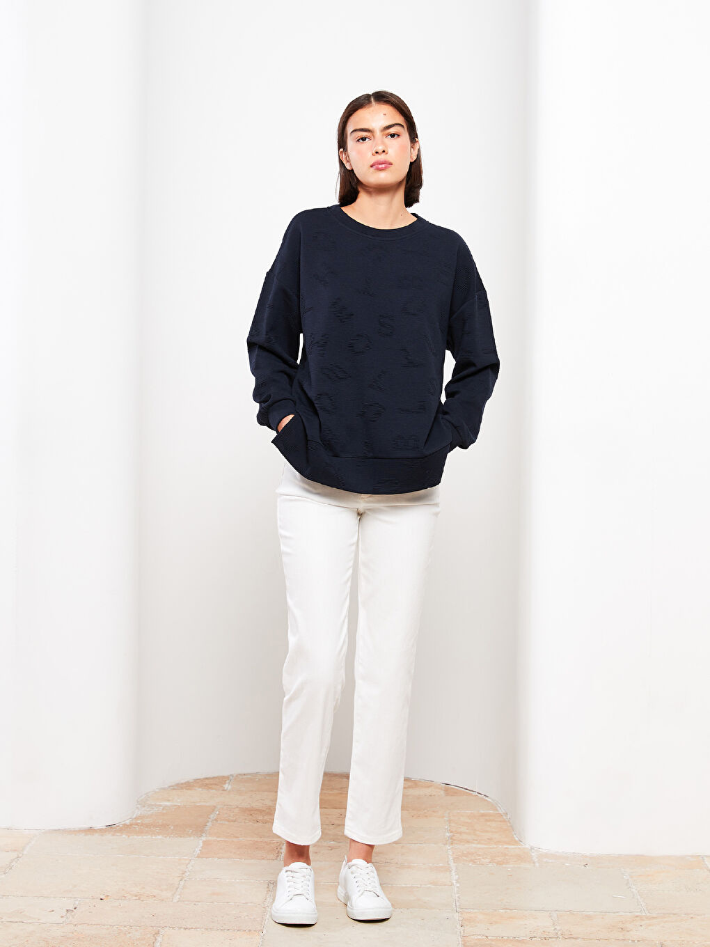 Lacivert Bisiklet Yaka Baskılı Uzun Kollu Kadın Sweatshirt-1