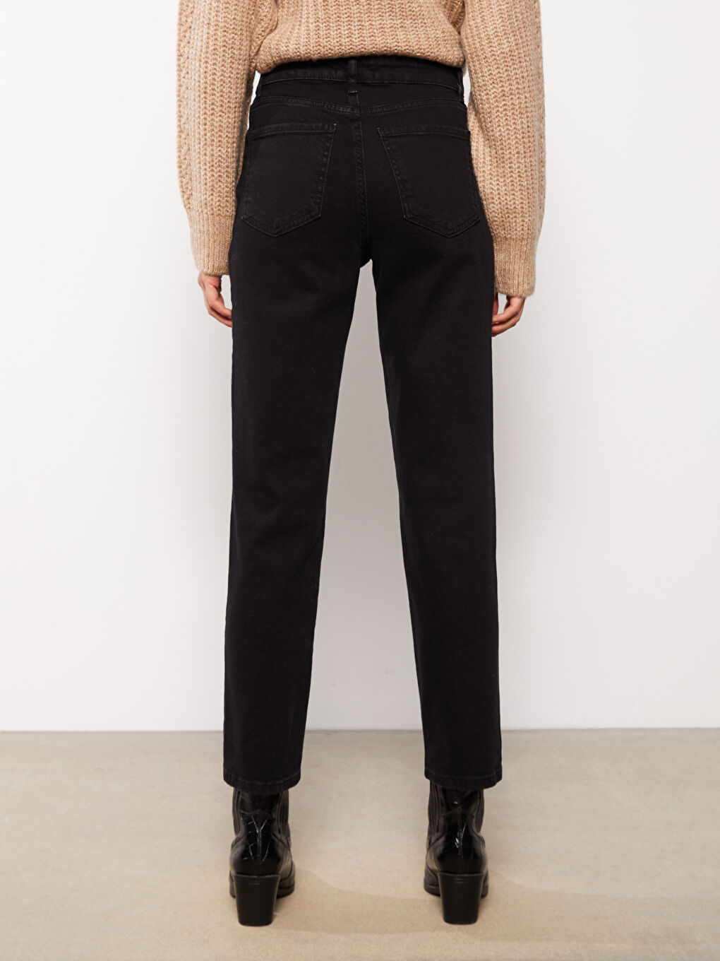 High Waisted Straight Fit Women's Jeans-4