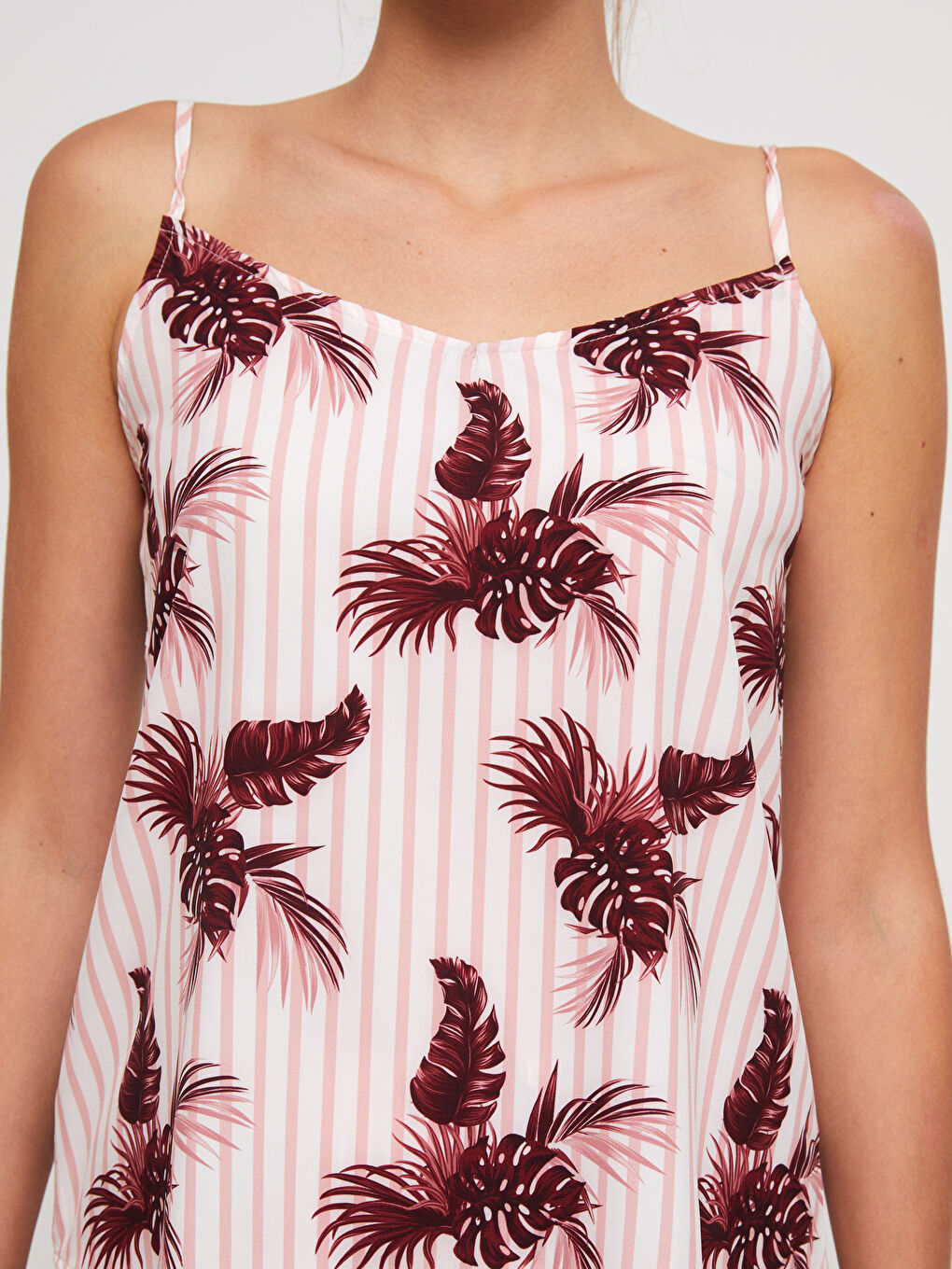 Bordo V Yaka Desenli Askılı Kadın Pijama Takımı-2