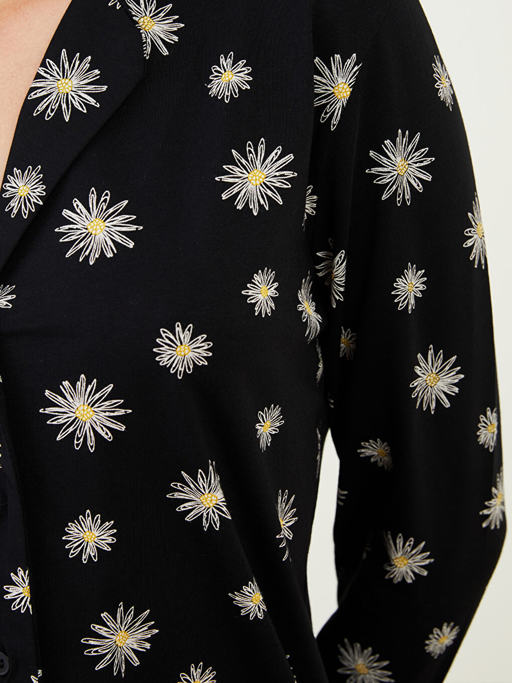 Siyah Gömlek Yaka Çiçekli Uzun Kollu Pamuklu Kadın Pijama Takımı-3