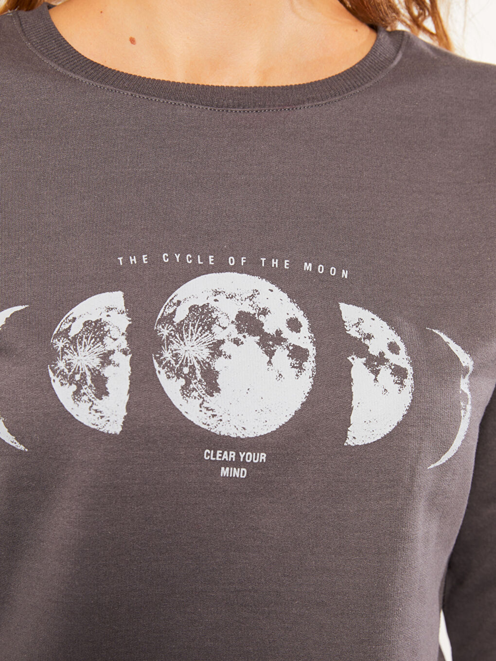 Gri Bisiklet Yaka Baskılı Uzun Kollu Kadın Sweatshirt-3