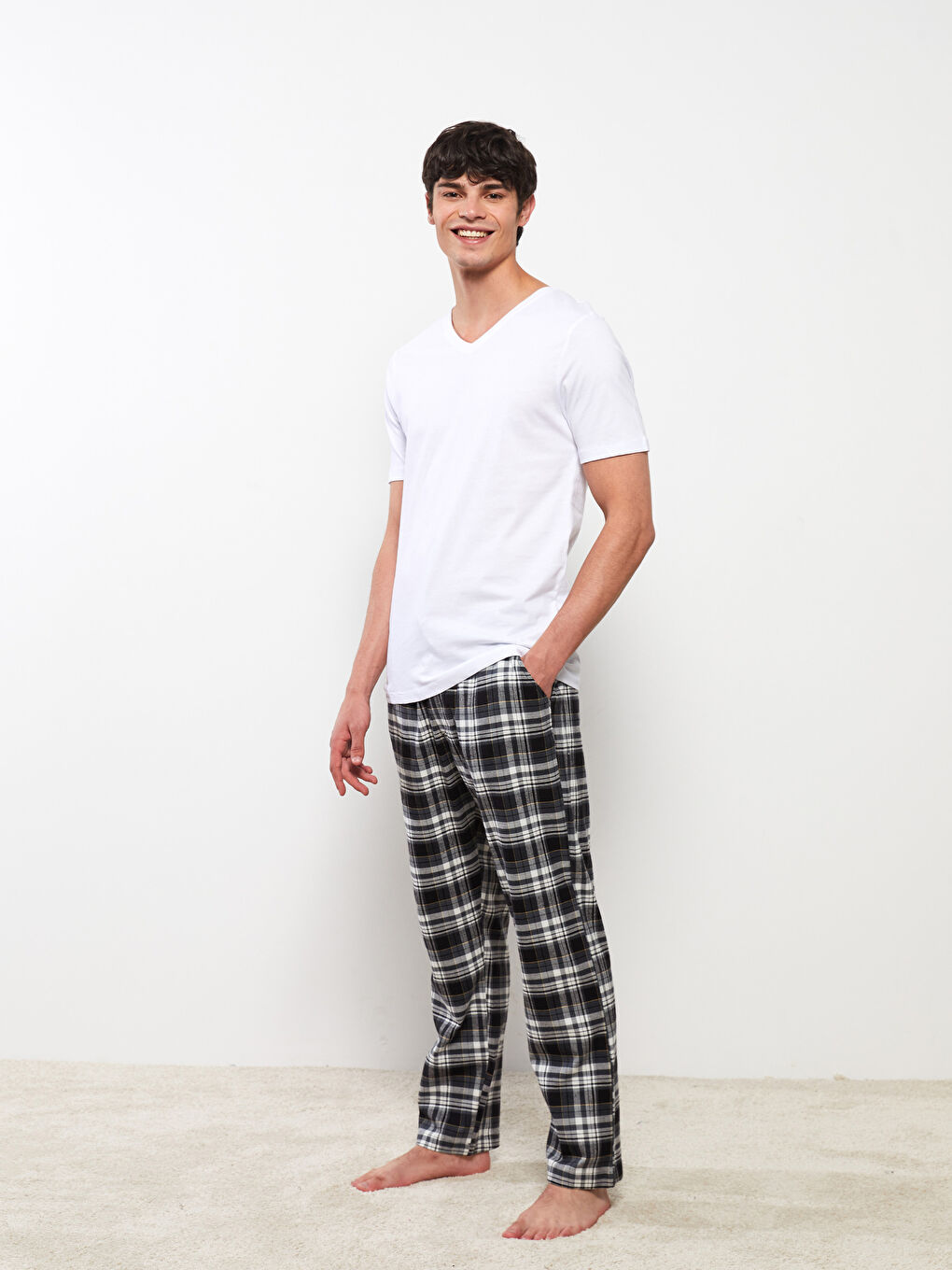 Мужские пижамные брюки в клетку стандартного кроя-1