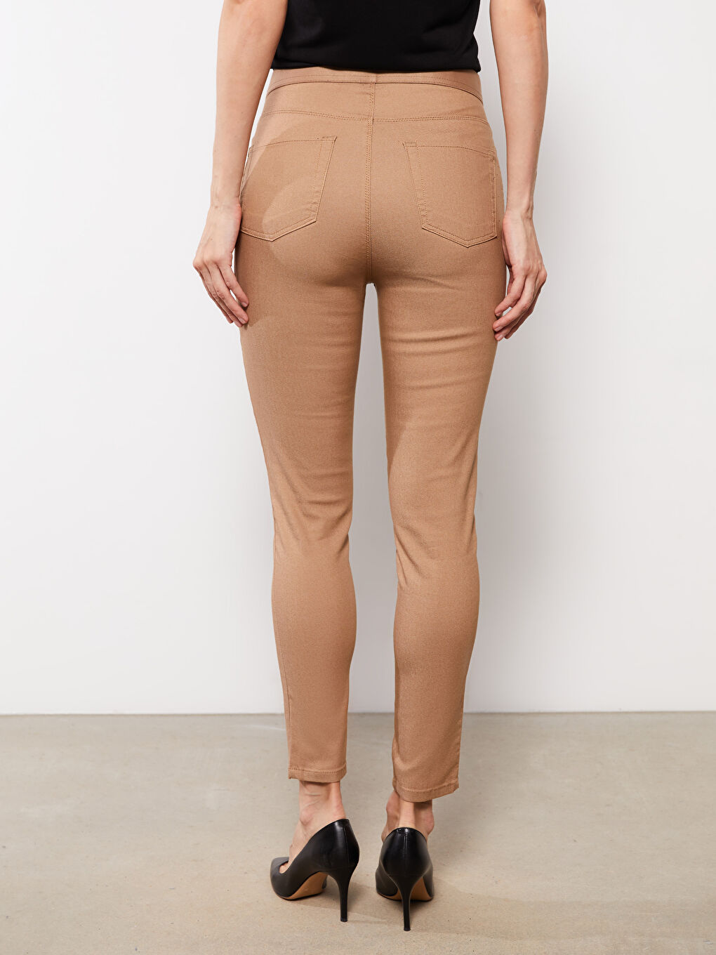 Slim Fit Straight Pocket Detailed Gabardine Women's Trousers-3