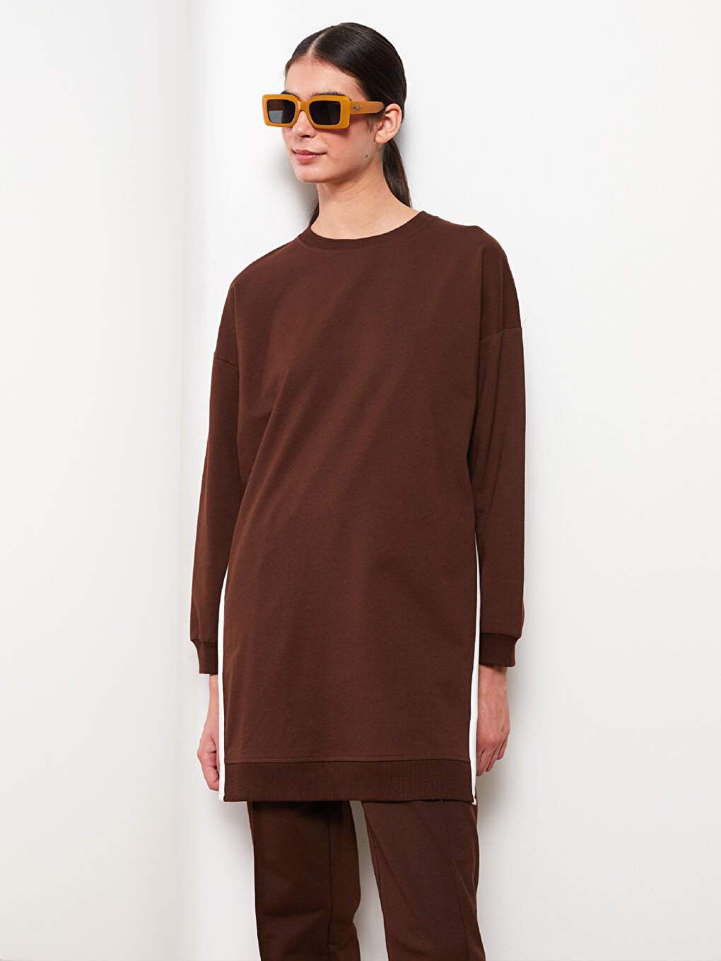 LCW Modest Kahverengi Bisiklet Yaka Düz Oversize Kadın Sweatshirt Tunik