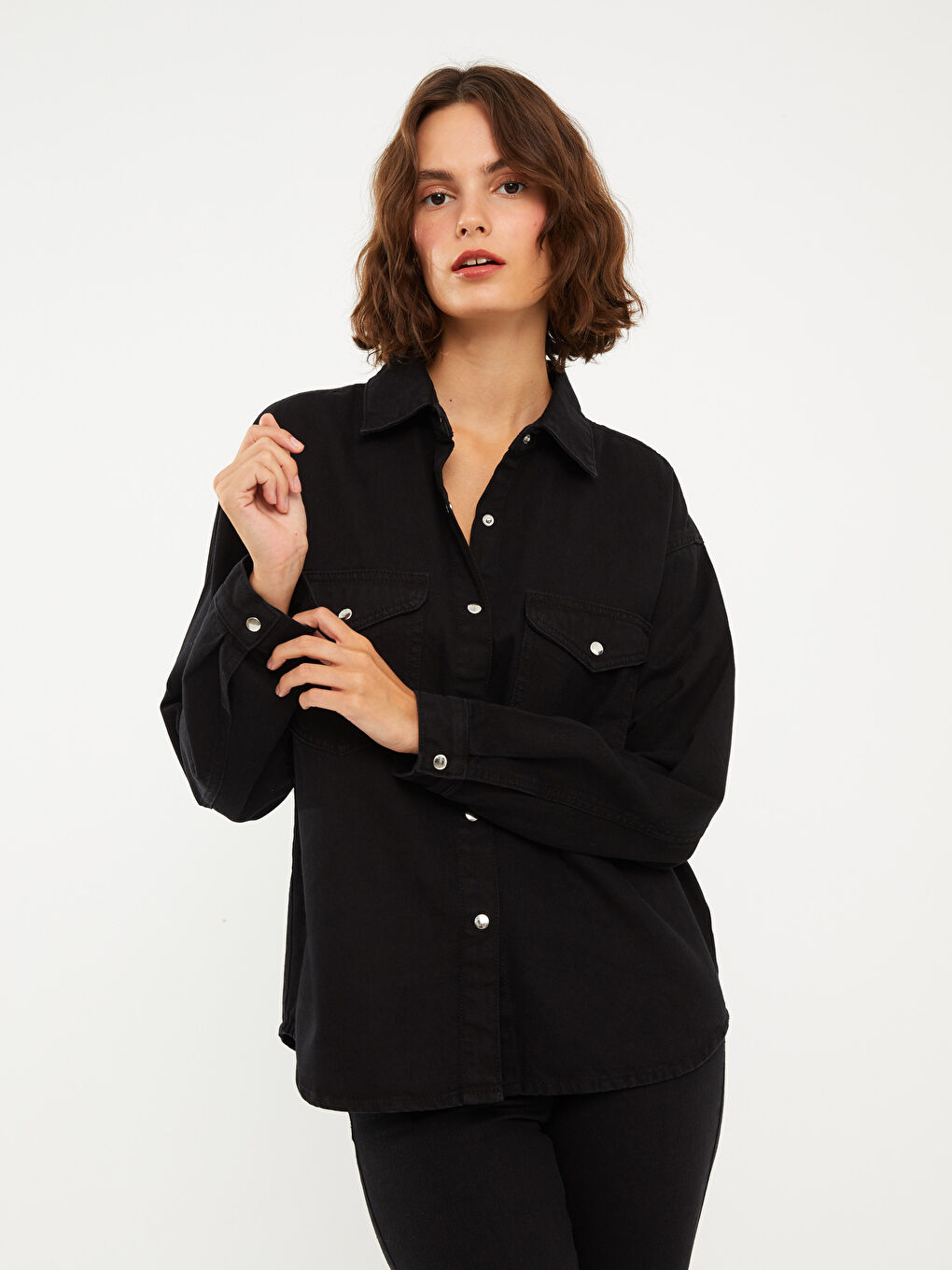Siyah Önden Düğme Kapamalı Düz Uzun Kollu Kadın Jean Gömlek