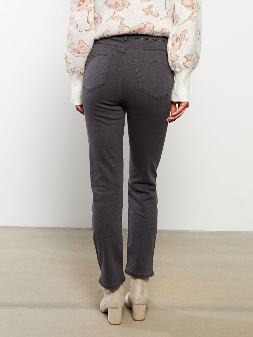 Женские джинсы слим-фит из обычного денима-4