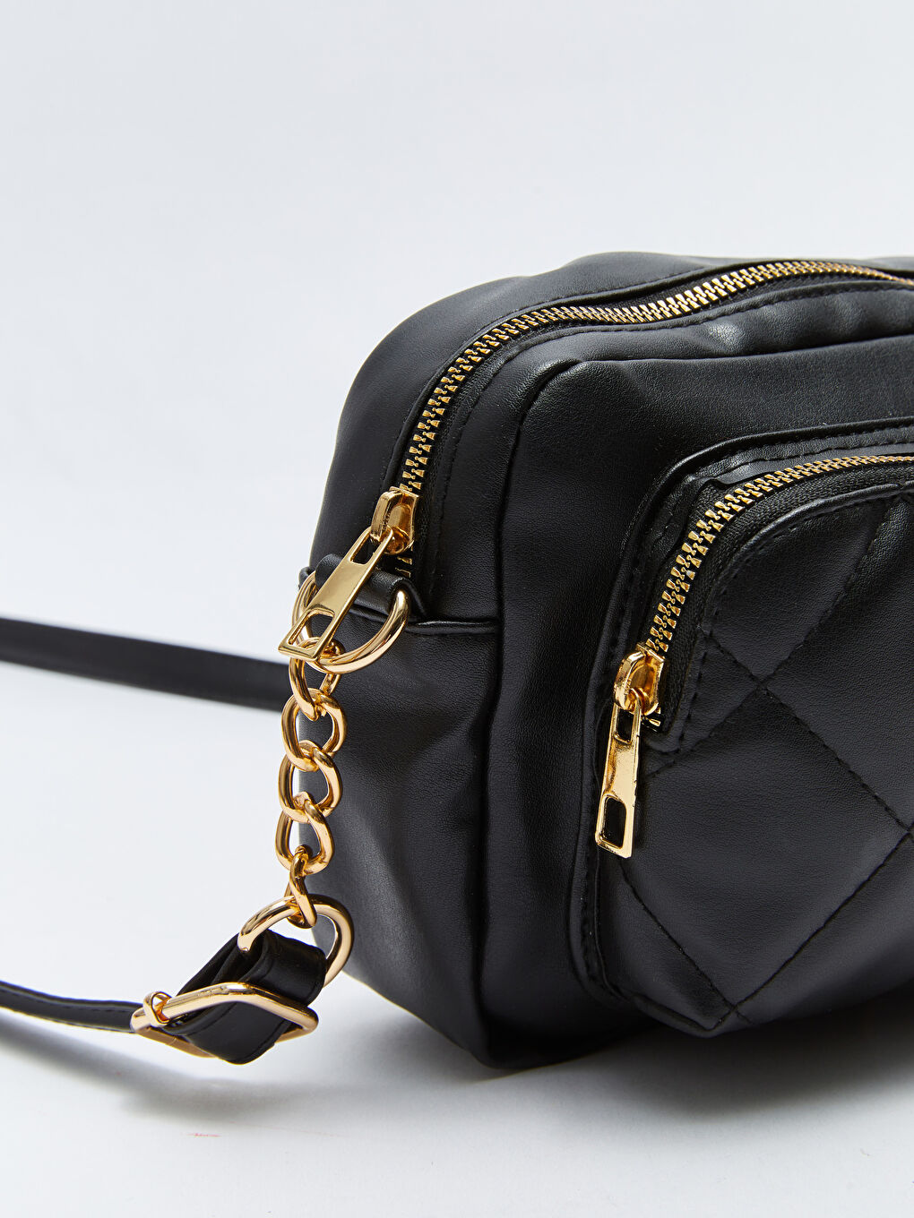 شنطة كروس بودي للسيدات بتفاصيل مبطنة بمظهر الجلد-5