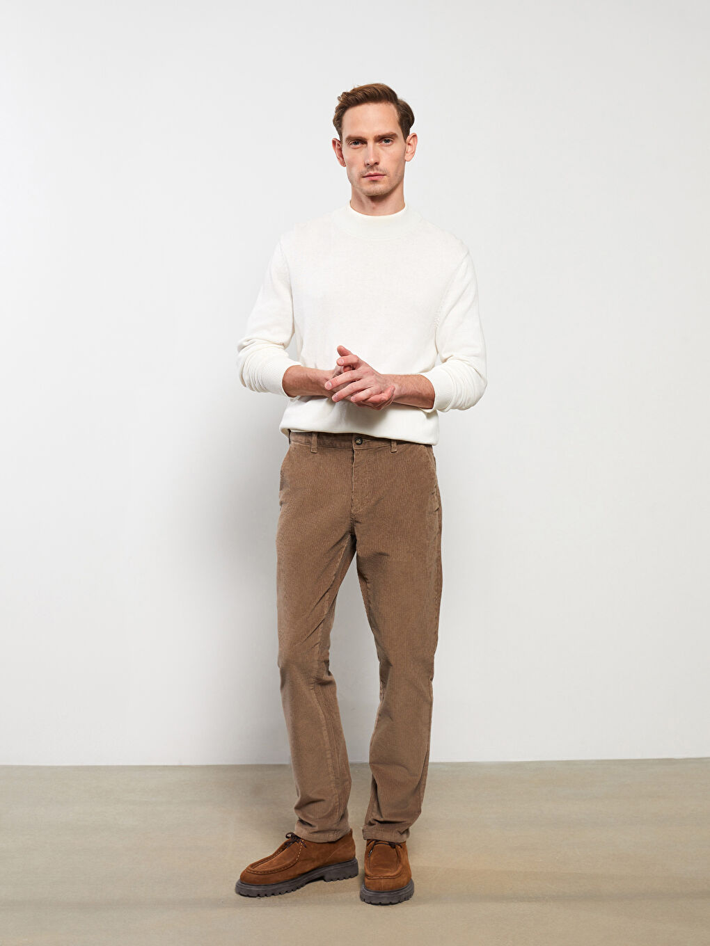 LCWAIKIKI Classic Chino-Hose für Herren aus Samt in normaler Passform -W2CH01Z8-H7H