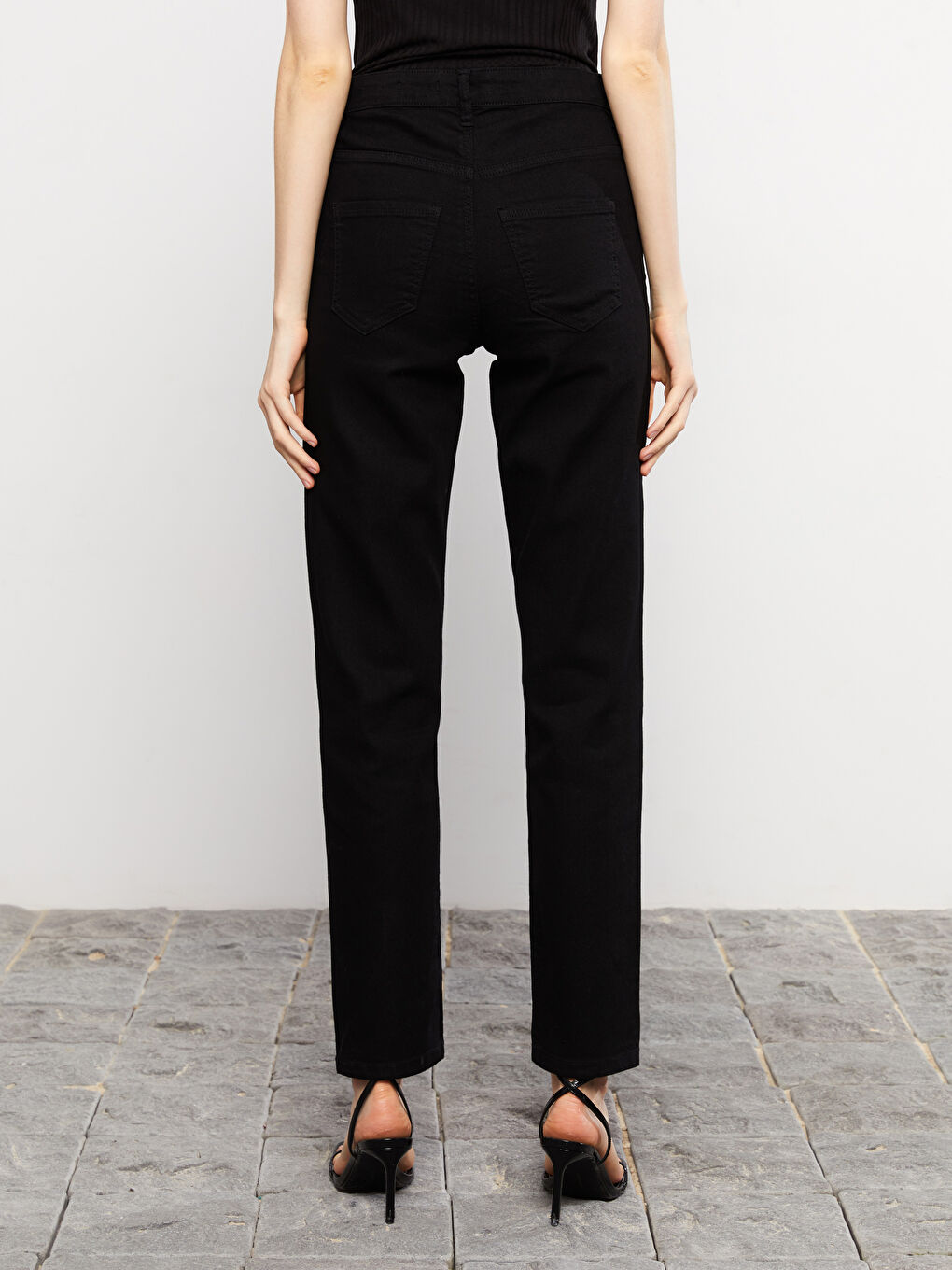 Jean en Denim Rodeo Taille Haute Coupe Svelte Détail Poche Régulière pour Femmes-4