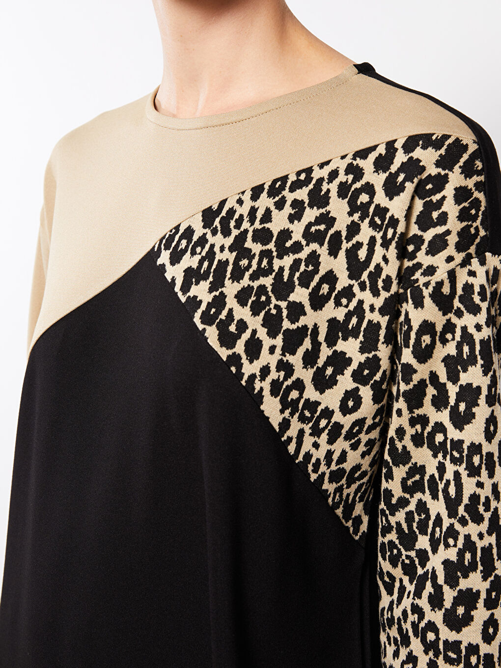 LCWAIKIKI Classic Crew Neck Patterned Long Sleeve Dress -W2CH58Z8-CVL