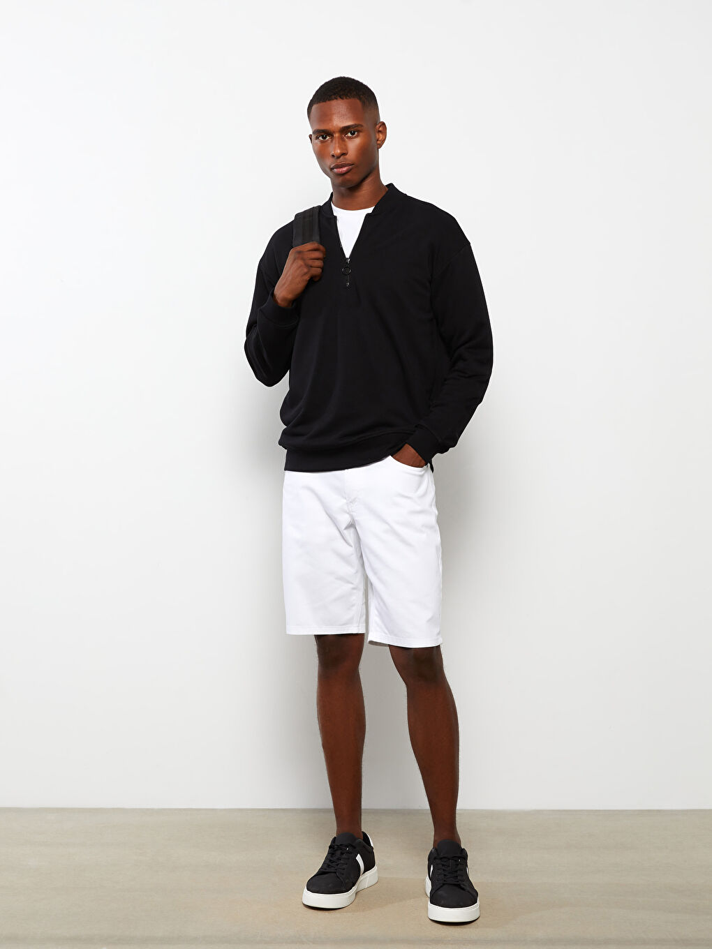 Siyah Dik Yaka Erkek Sweatshirt-2