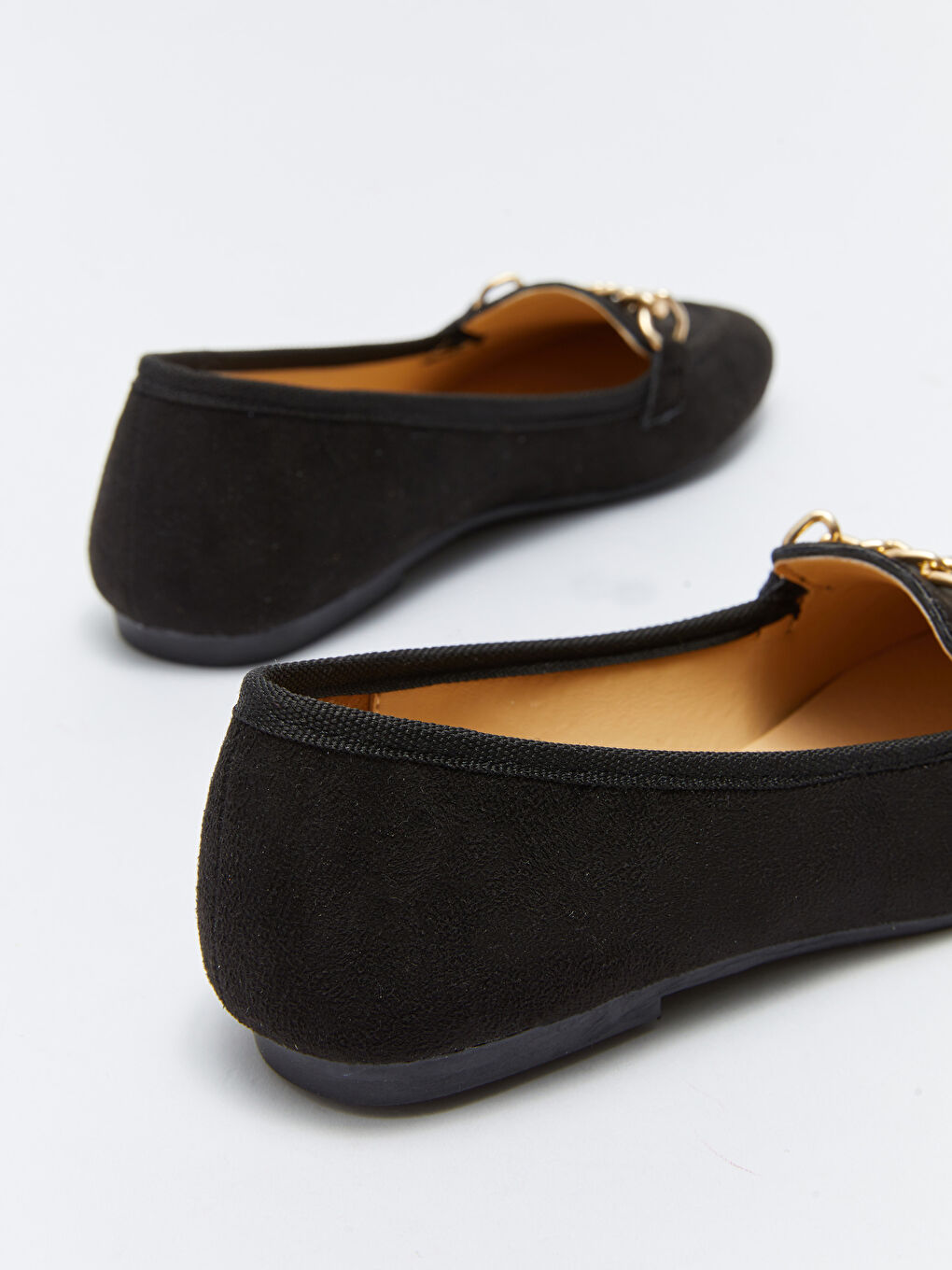 Siyah Kadın Zincir Detaylı Süet Görünümlü Babet Ayakkabı-4