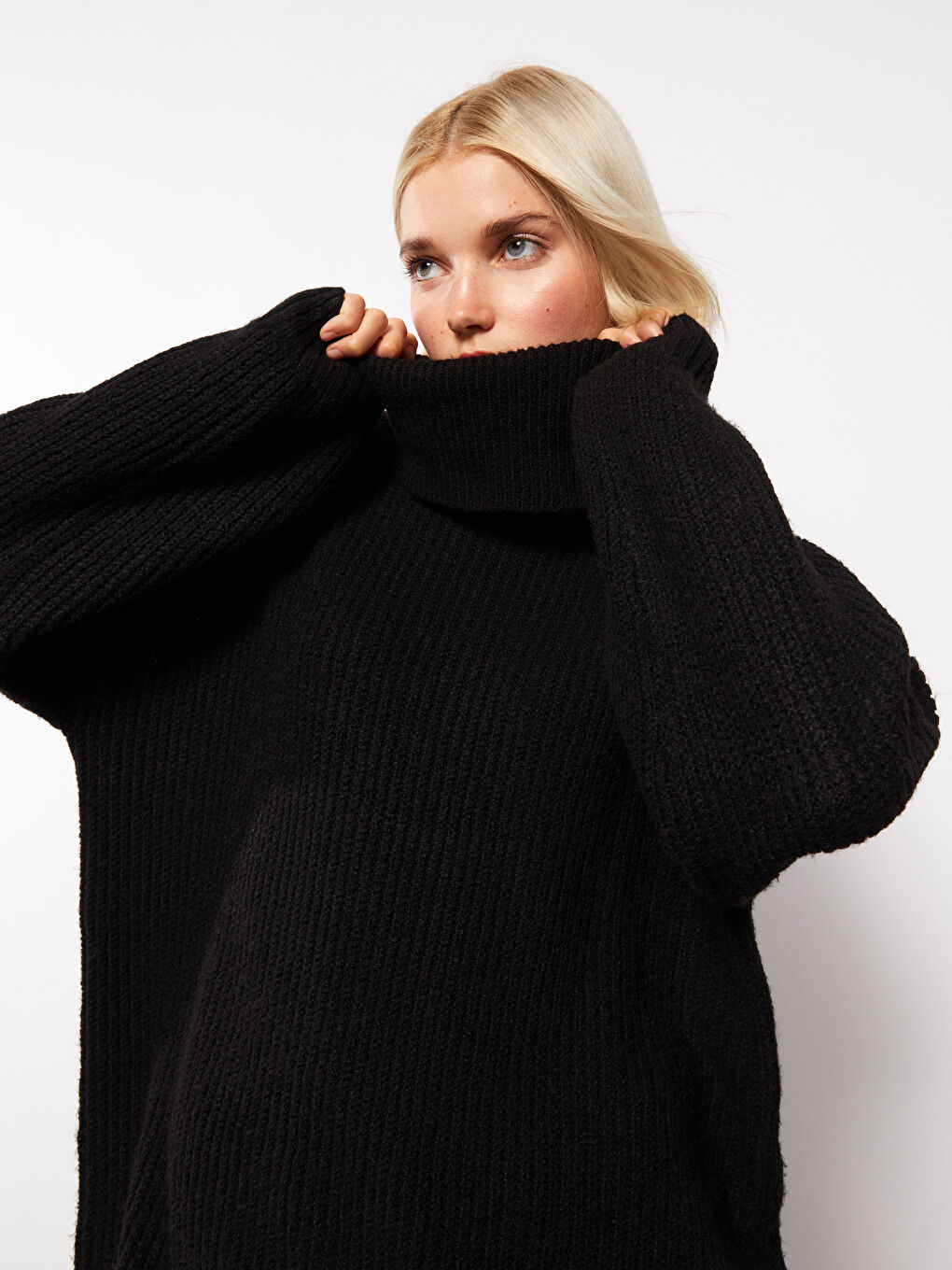 تونيك تريكو كم طويل سادة بياقة هاي نيك للسيدات