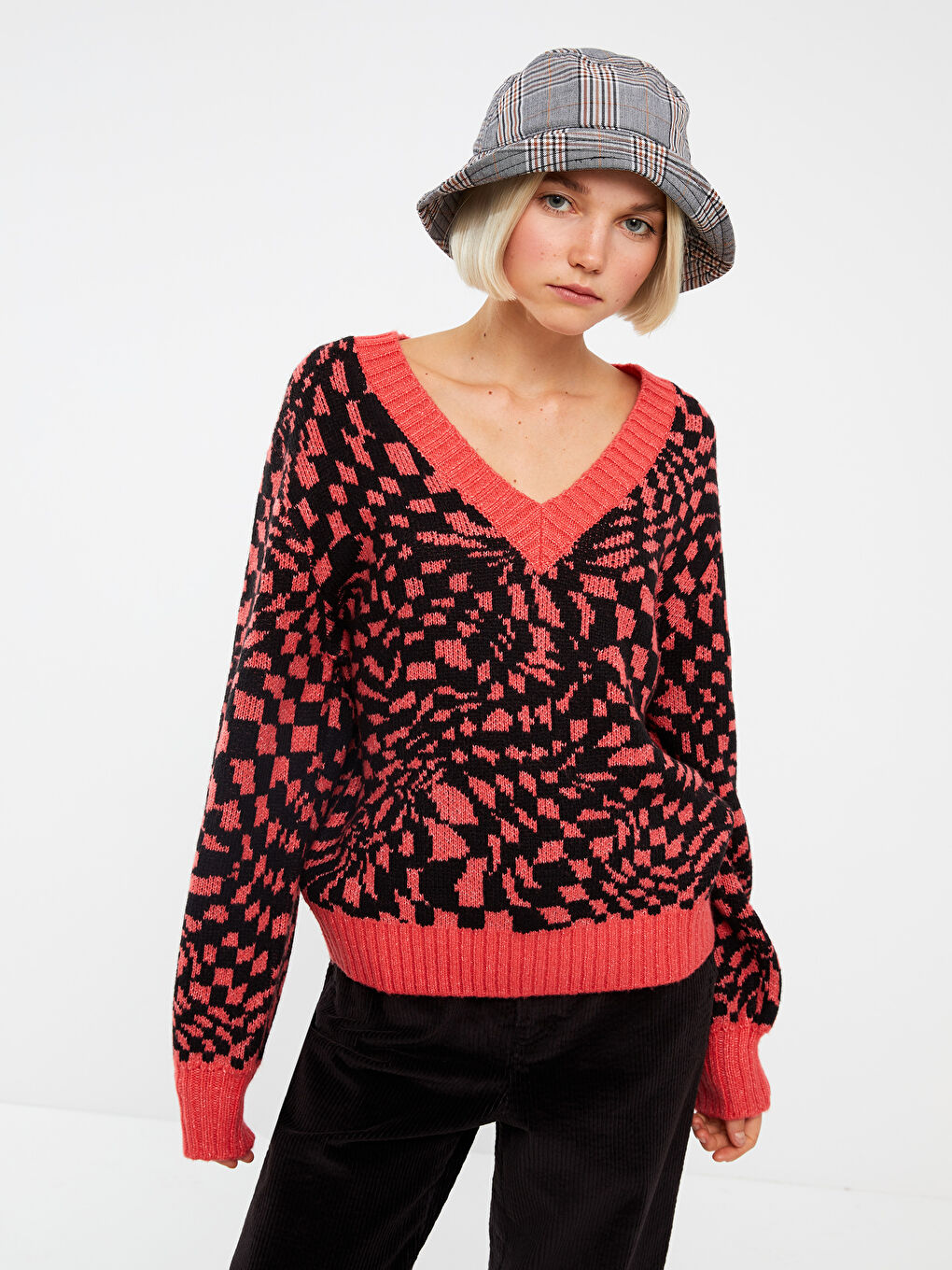 Mercan V Yaka Desenli Uzun Kollu Kadın Triko Kazak-1