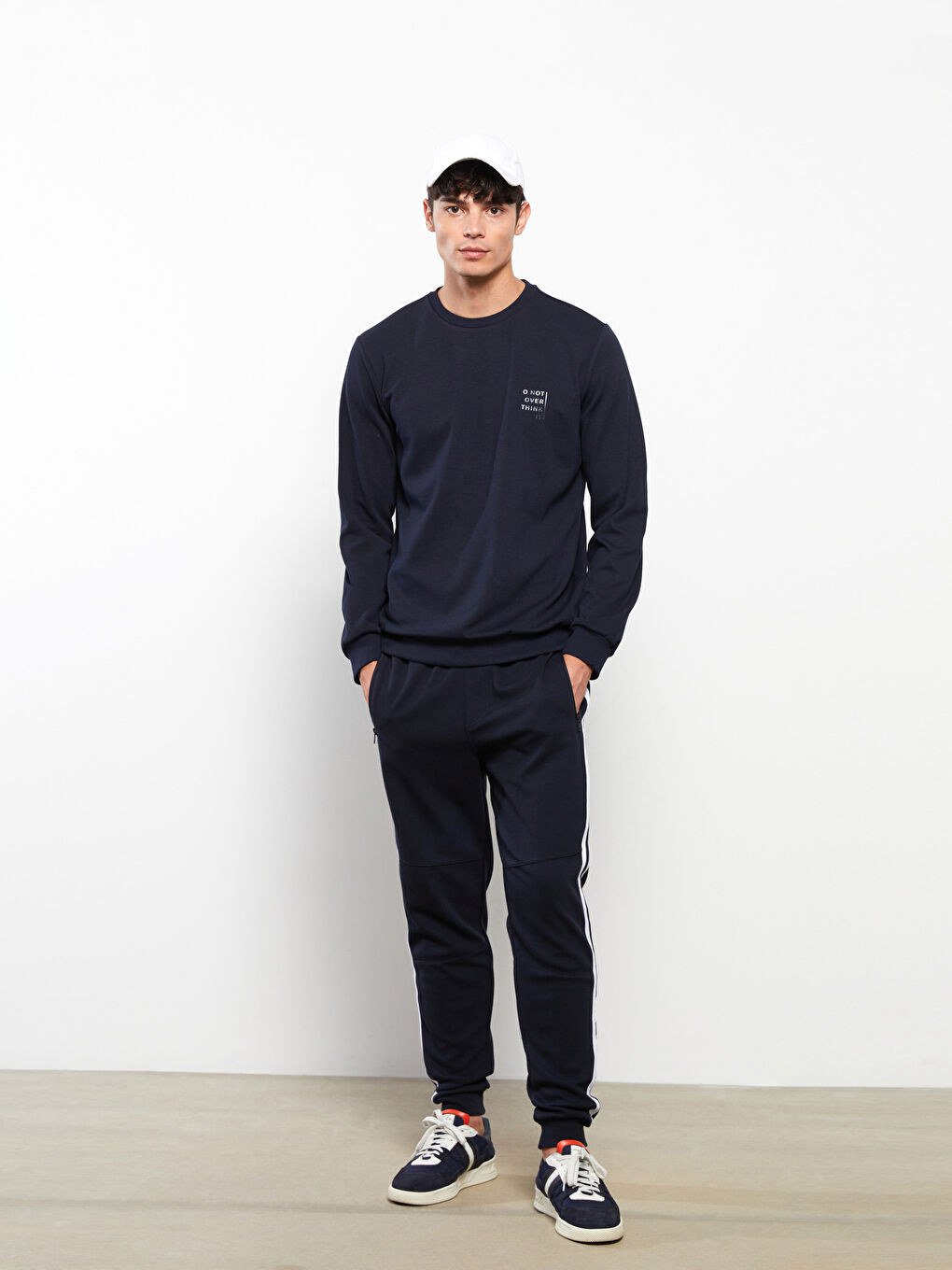 Crew Neck Long Sleeve Printed Men's Sweatshirt