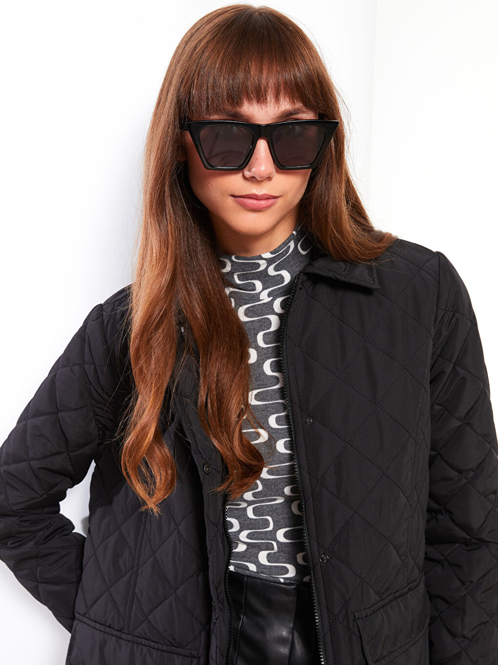 Siyah Gömlek Yaka Kapitone Kadın Şişme Mont