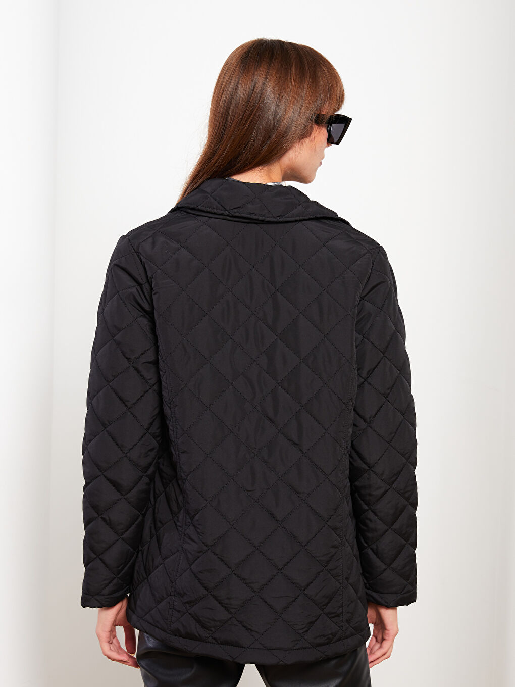 Siyah Gömlek Yaka Kapitone Kadın Şişme Mont-5