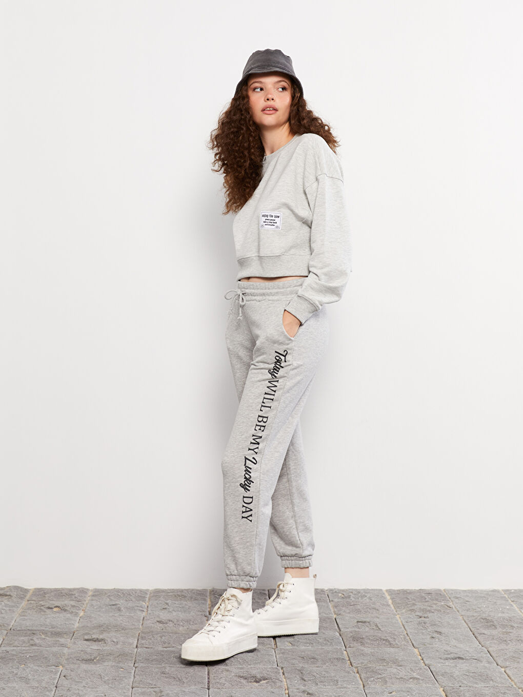 Elasticated Waist Printed Women's Jogger Sweatpants-1