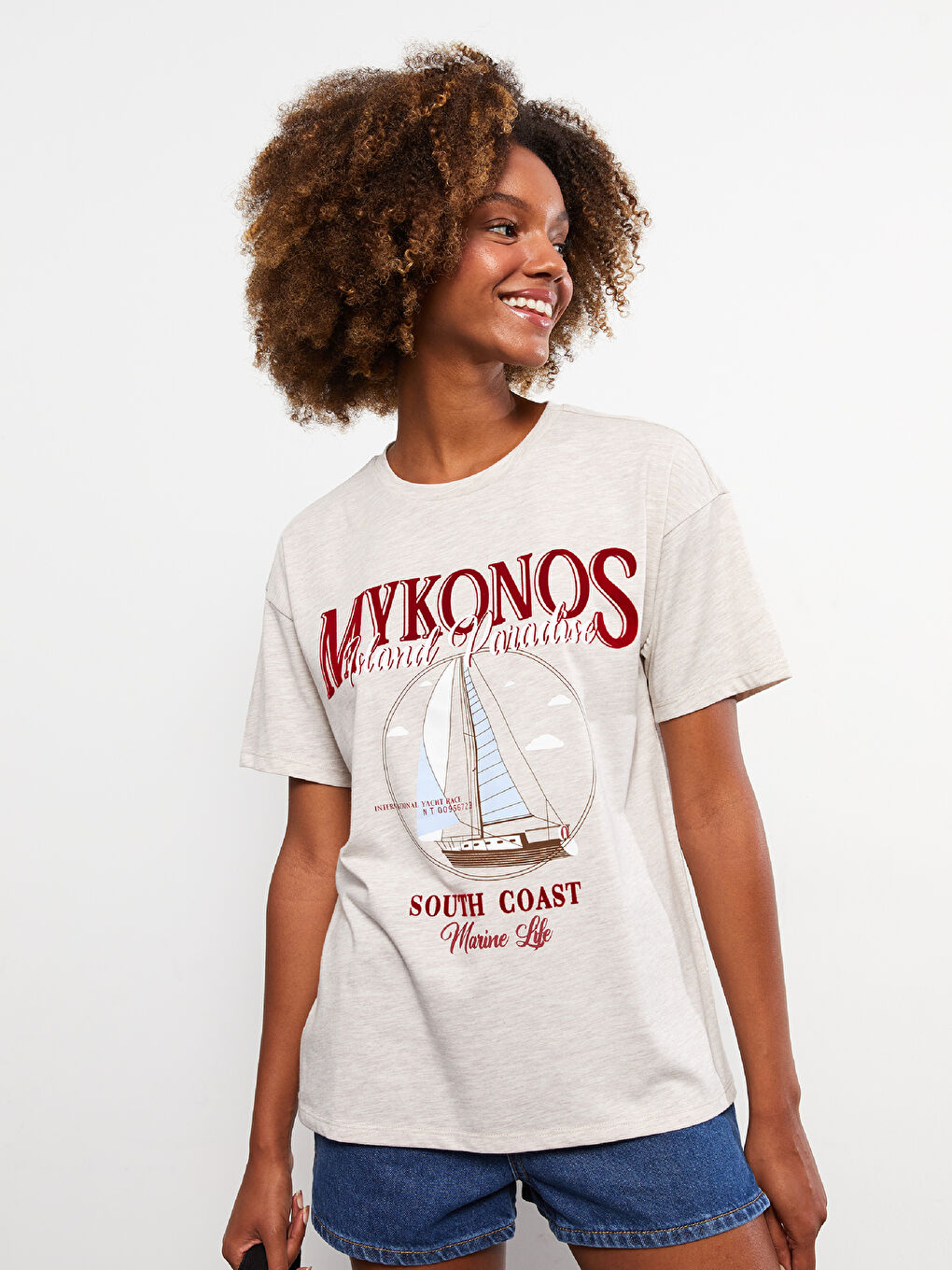 Bej Bisiklet Yaka Baskılı Kısa Kollu Kadın Tişört