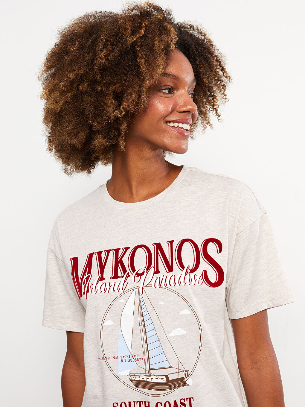 Bej Bisiklet Yaka Baskılı Kısa Kollu Kadın Tişört-1