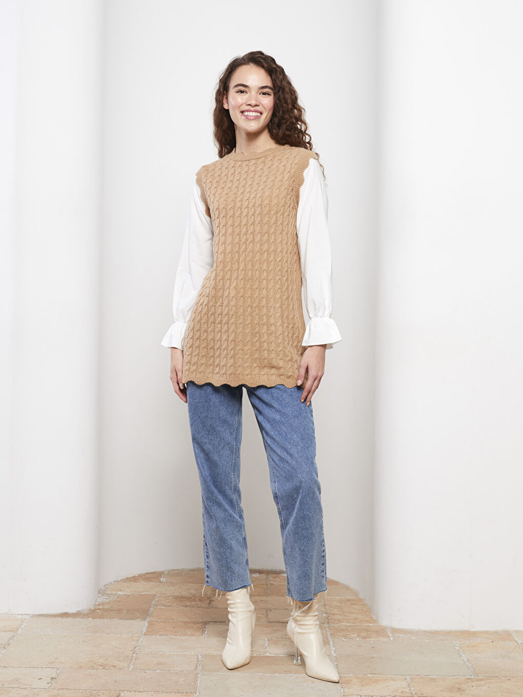 Bej Dik Yaka Kendinden Desenli Uzun Kollu Kadın Triko Tunik-1