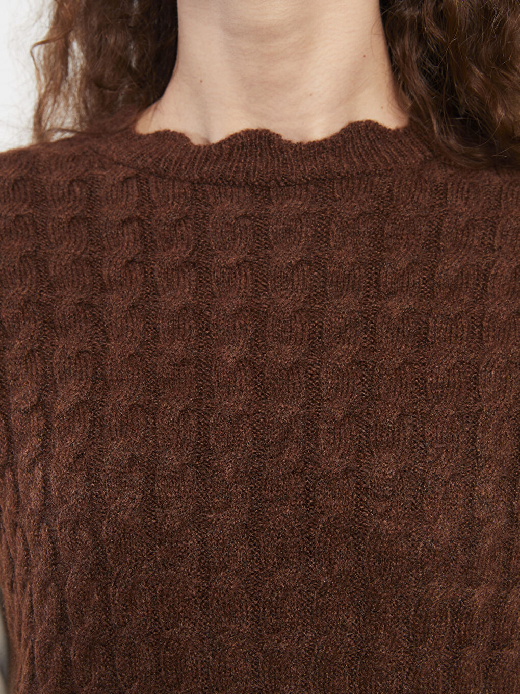 Kahverengi Dik Yaka Kendinden Desenli Uzun Kollu Kadın Triko Tunik-3