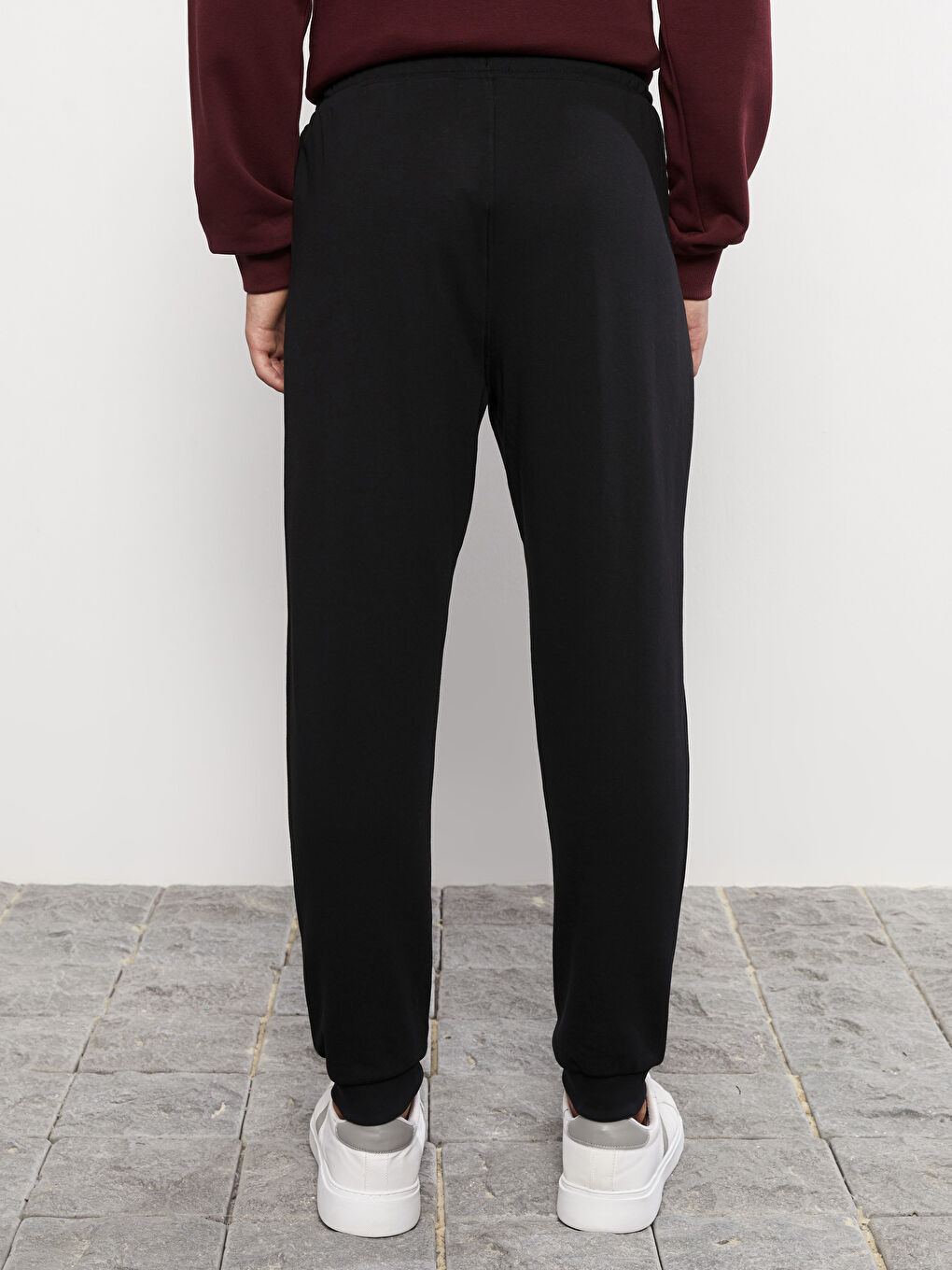 Siyah Standart Kalıp Erkek Jogger Eşofman Altı-3