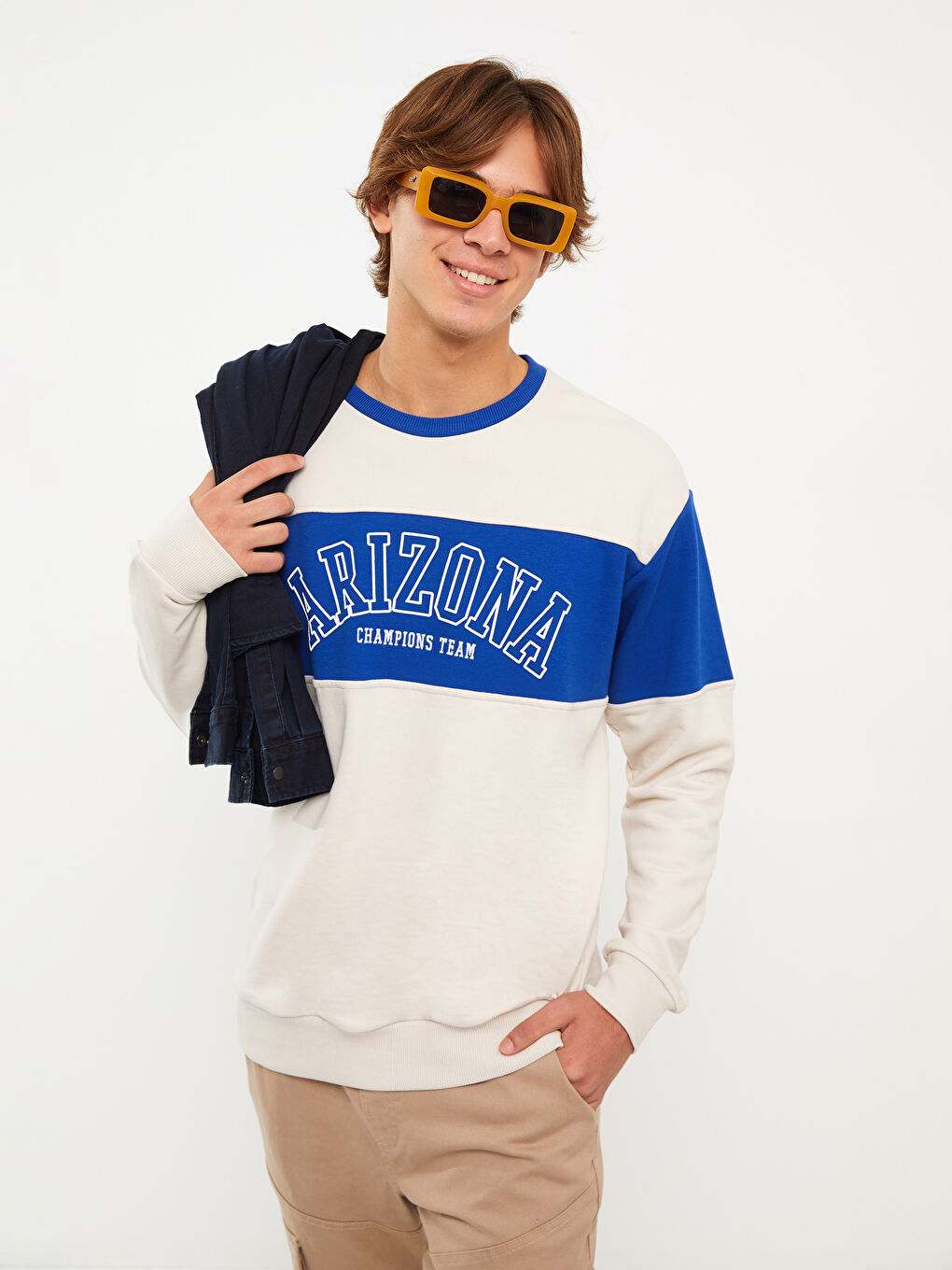 سويت شيرت أوفراسايز ياقة دائرية كم طويل مطبوع للرجال