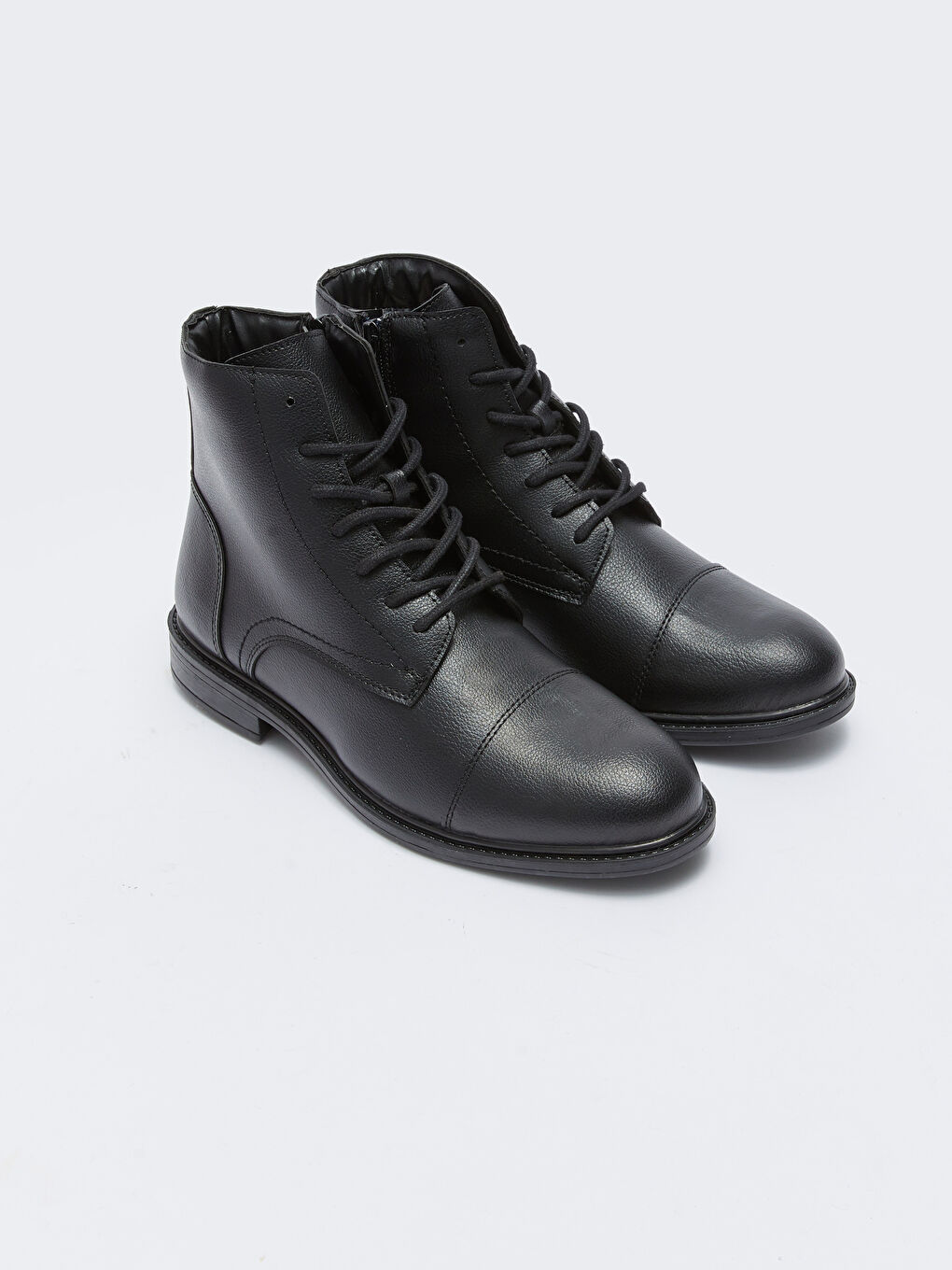 Siyah Deri Görünümlü Bağcıklı Erkek Bot