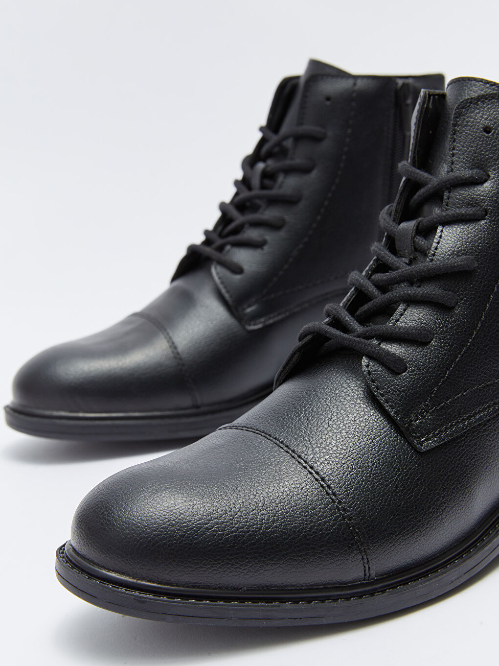 Siyah Deri Görünümlü Bağcıklı Erkek Bot-2