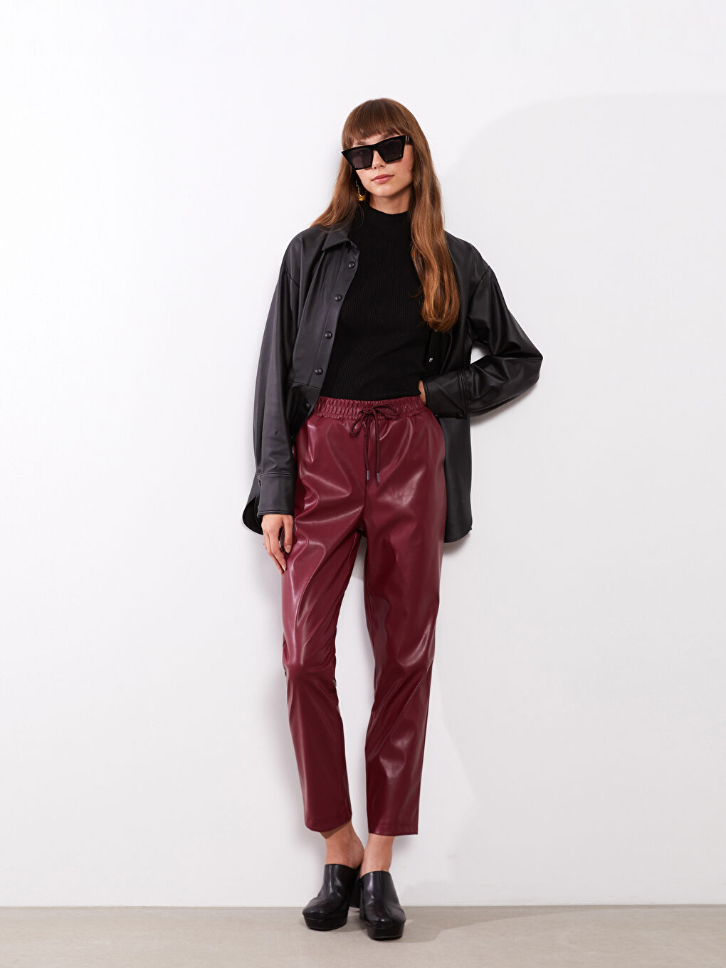 LCWAIKIKI Classic Elastischer Bund Kunstleder Damenhosen -W2CL68Z8-HMS