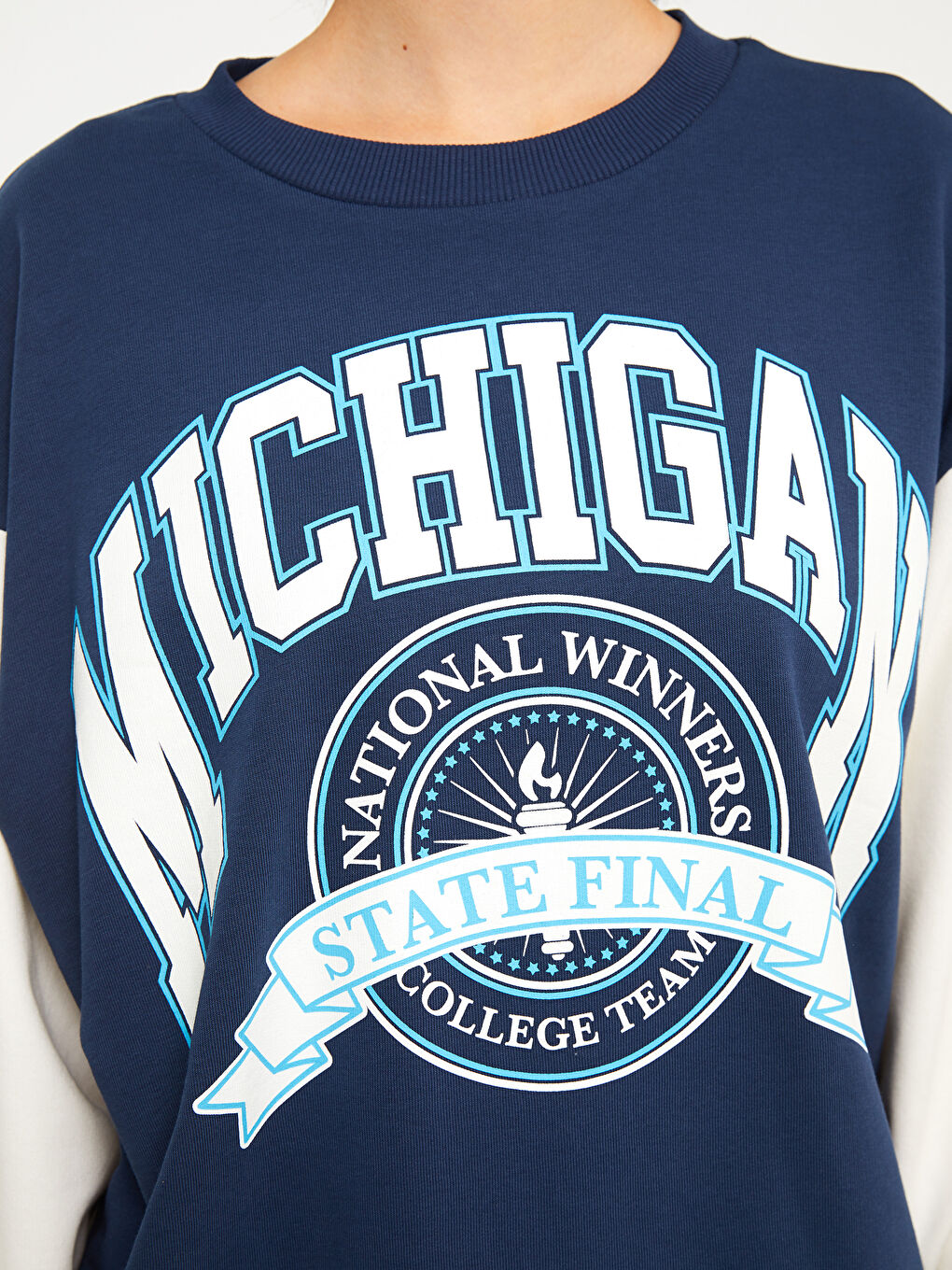 Lacivert Bisiklet Yaka Baskılı Uzun Kollu Kadın Sweatshirt-3