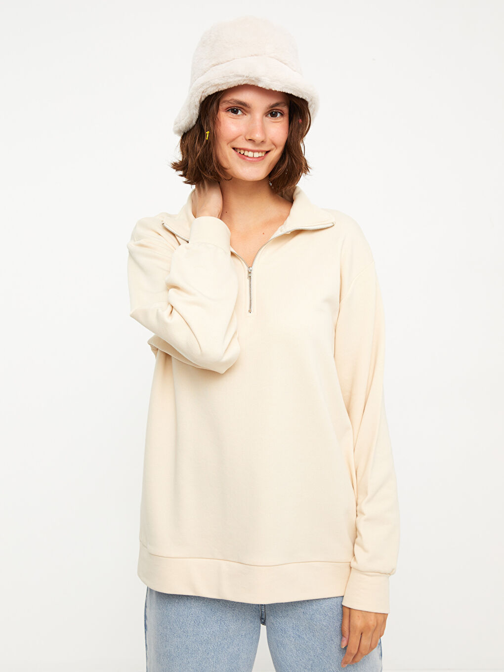 Bej Dik Yaka Düz Uzun Kollu Kadın Sweatshirt-1