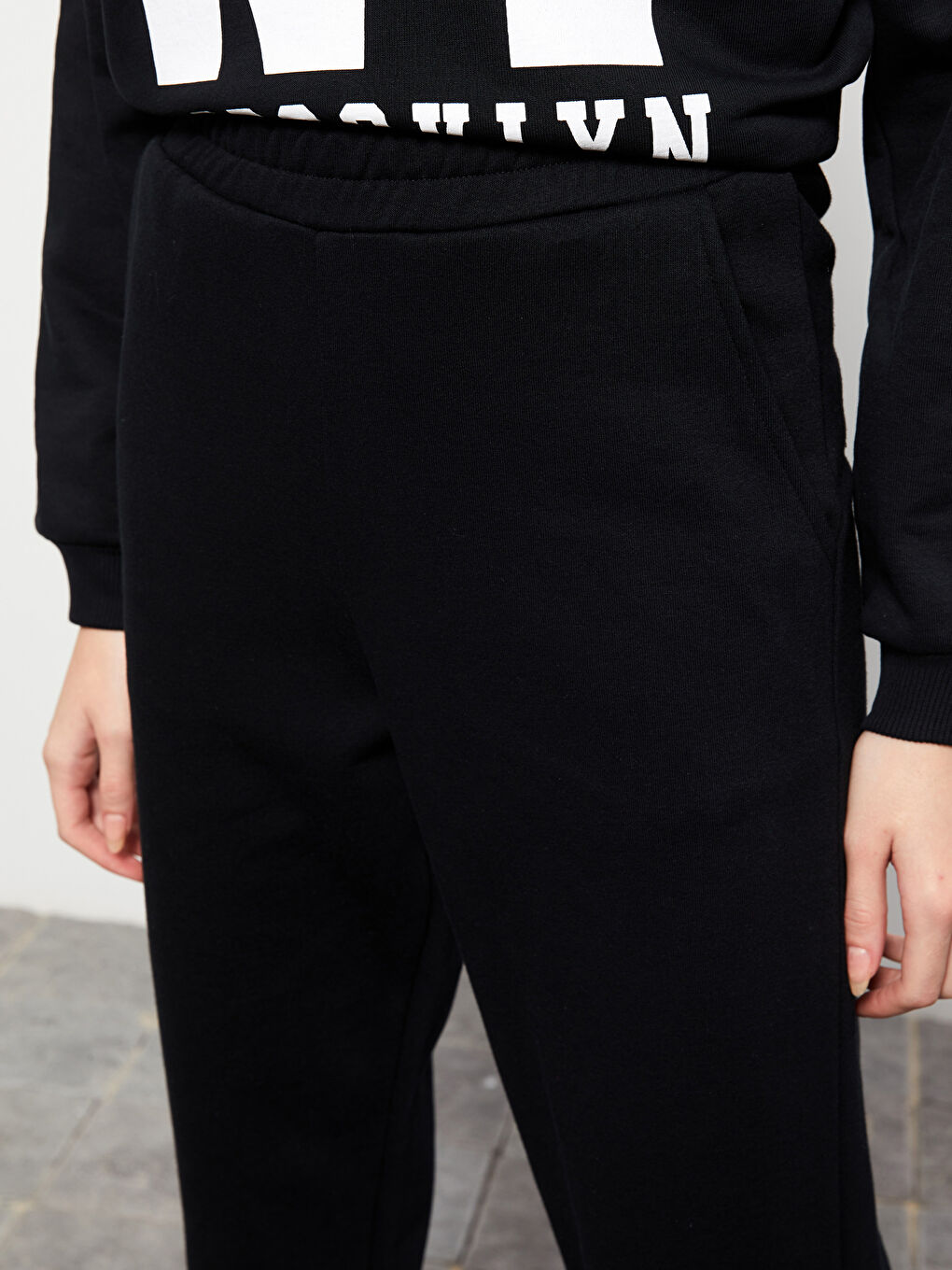 Elasticated Waist Women's Thick Jogger Sweatpants-2