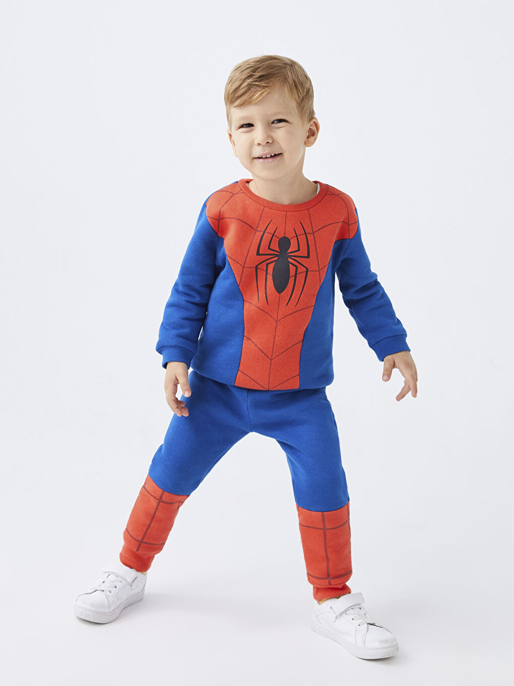 LCW baby Koyu Mavi Bisiklet Yaka Uzun Kollu Spiderman Baskılı Erkek Bebek Sweatshirt ve Eşofman Alt 2'li Takım - 2