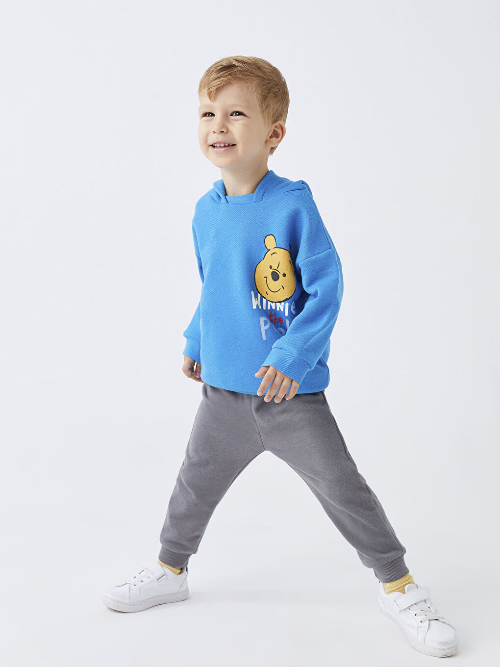 LCW baby Mavi Uzun Kollu Winnie the Pooh Baskılı Erkek Bebek Hoodie - 1