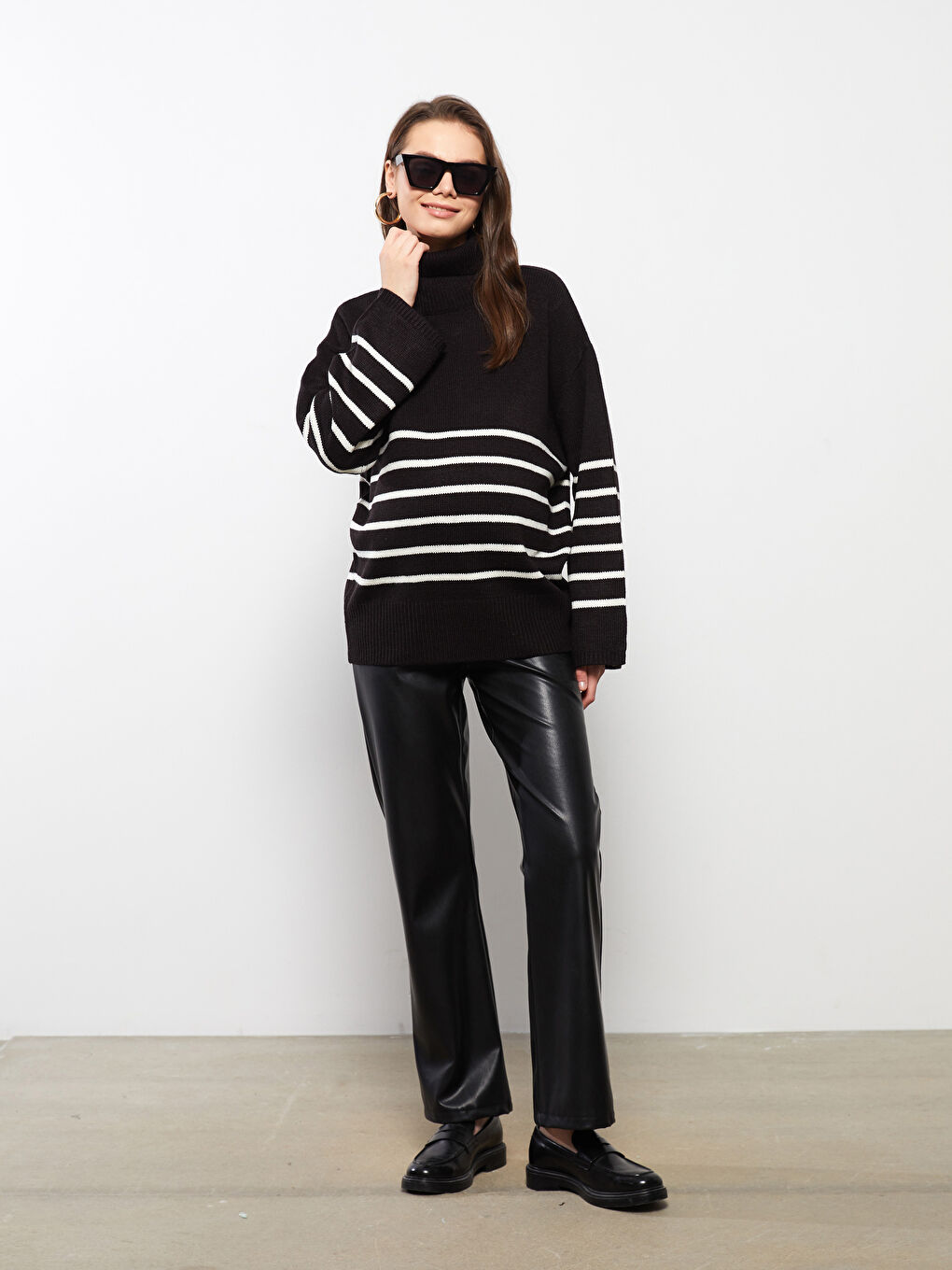 LCWAIKIKI Maternity Turtleneck Striped Long Sleeve Maternity Knitwear Sweater -W2CO80Z8-LEG