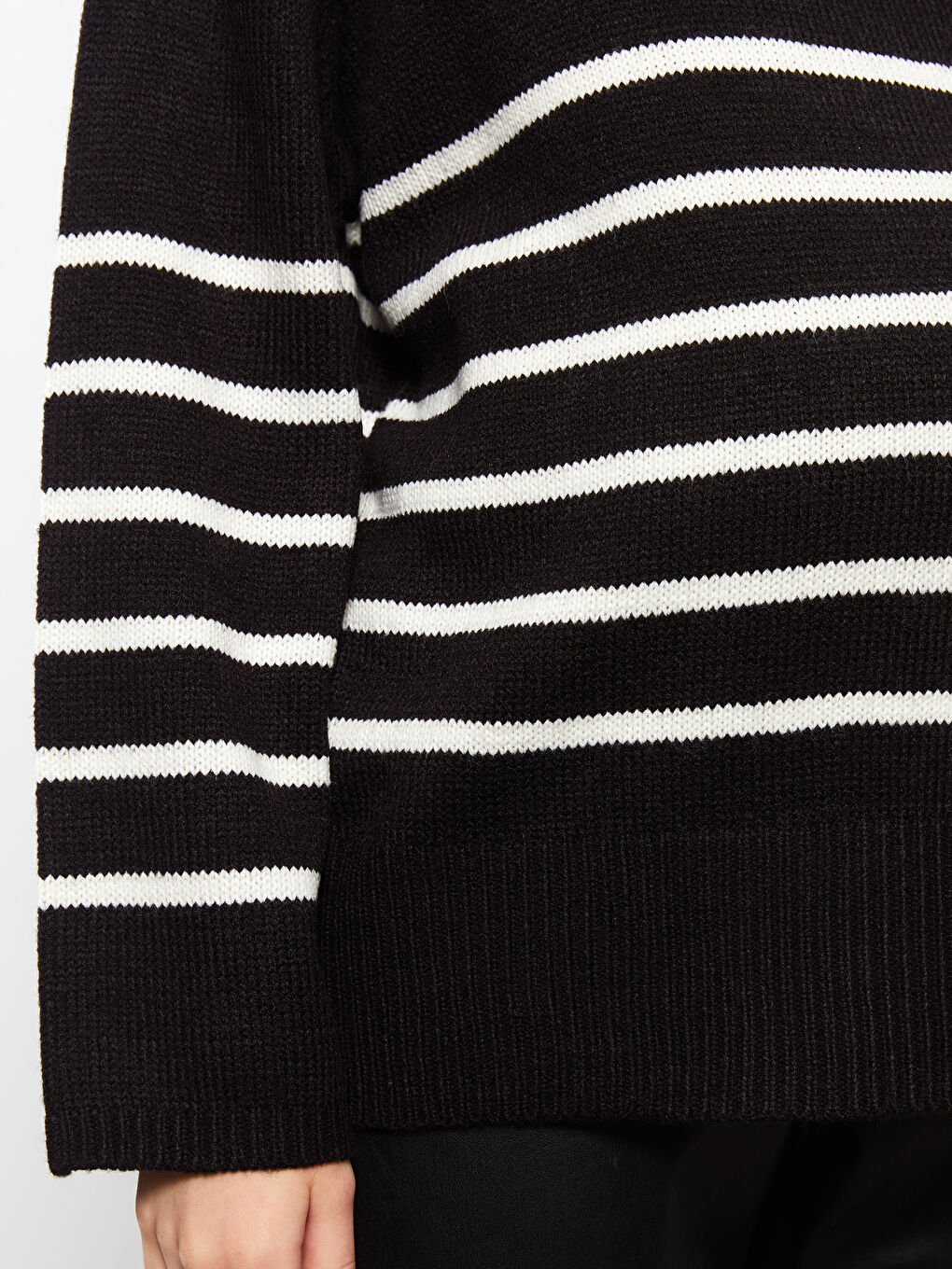 LCWAIKIKI Maternity Turtleneck Striped Long Sleeve Maternity Knitwear Sweater -W2CO80Z8-LEG