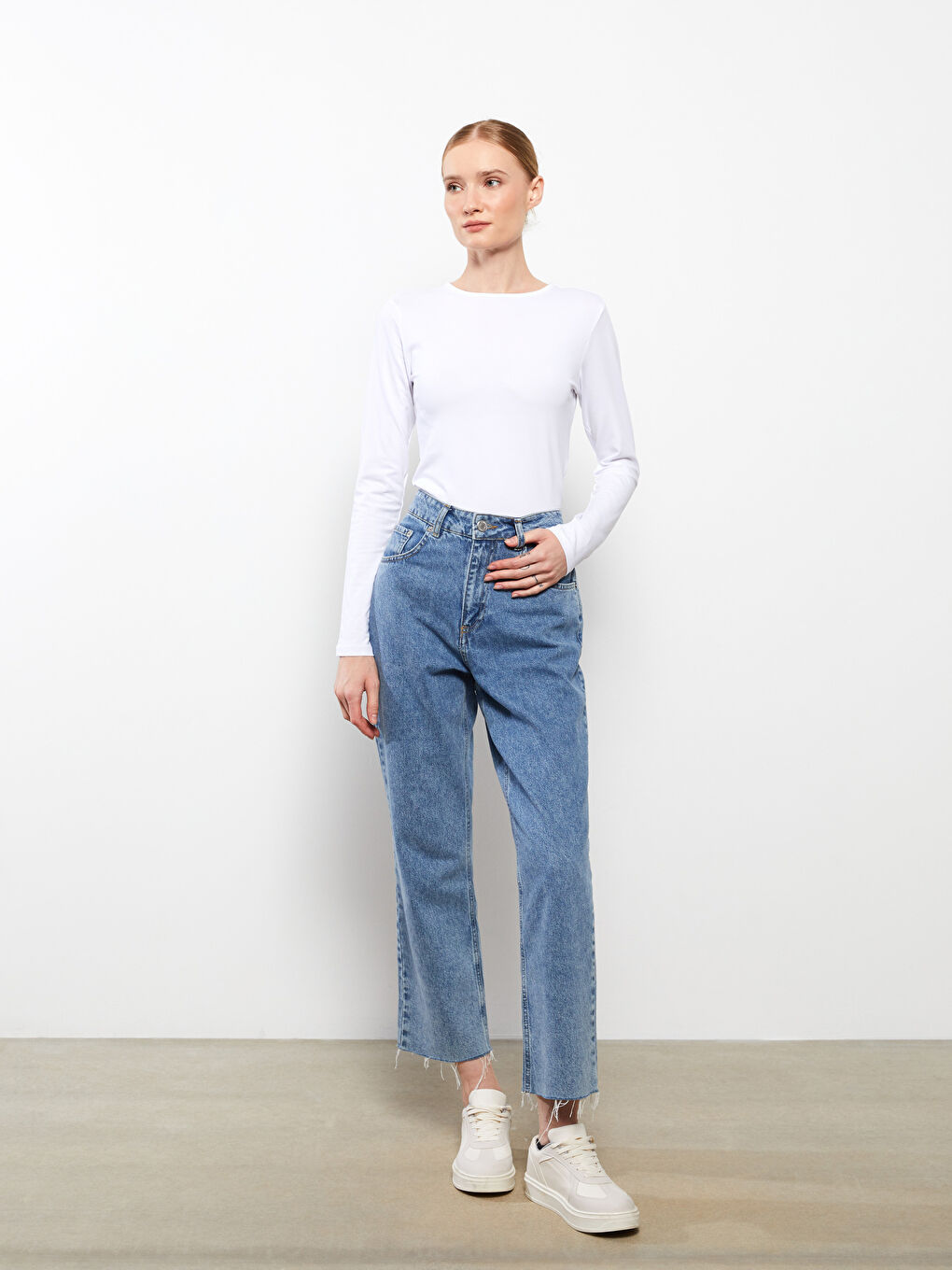 Beyaz Bisiklet Yaka Kadın Bodysuit-2