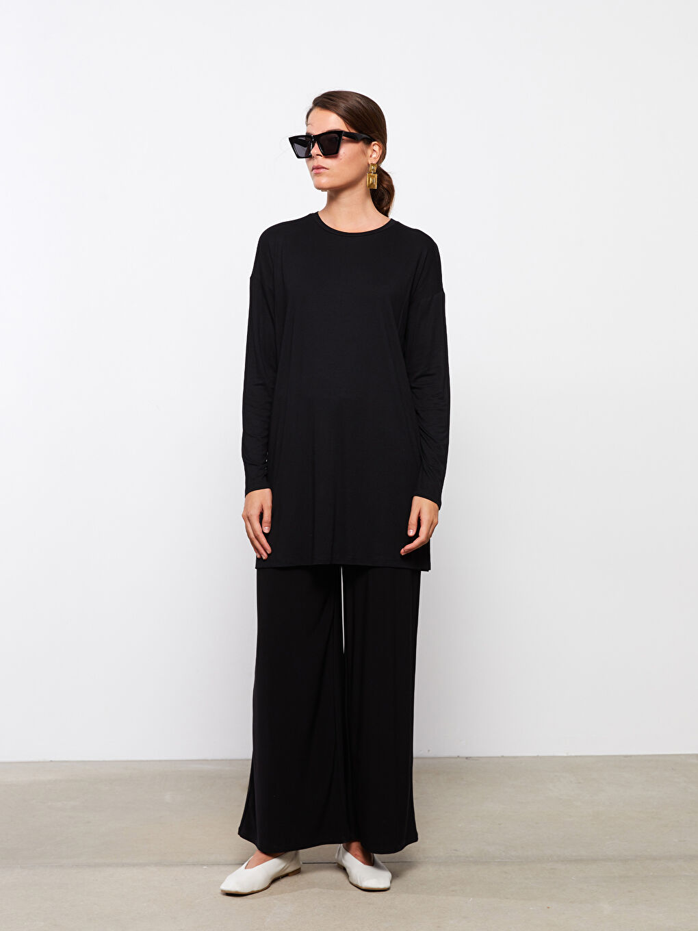 Siyah Bisiklet Yaka Düz Uzun Kollu Kadın Tunik-1