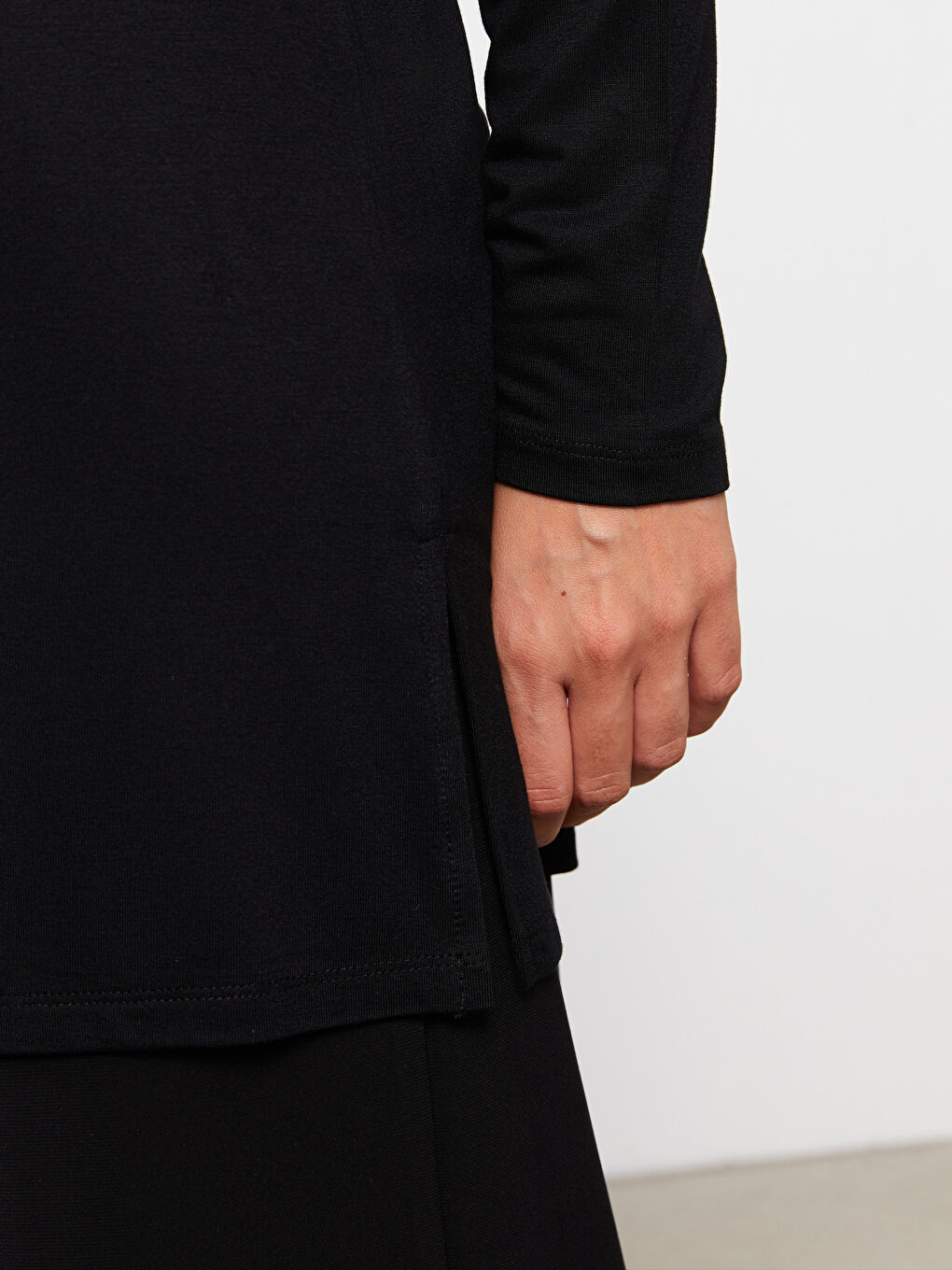 Siyah Bisiklet Yaka Düz Uzun Kollu Kadın Tunik-3