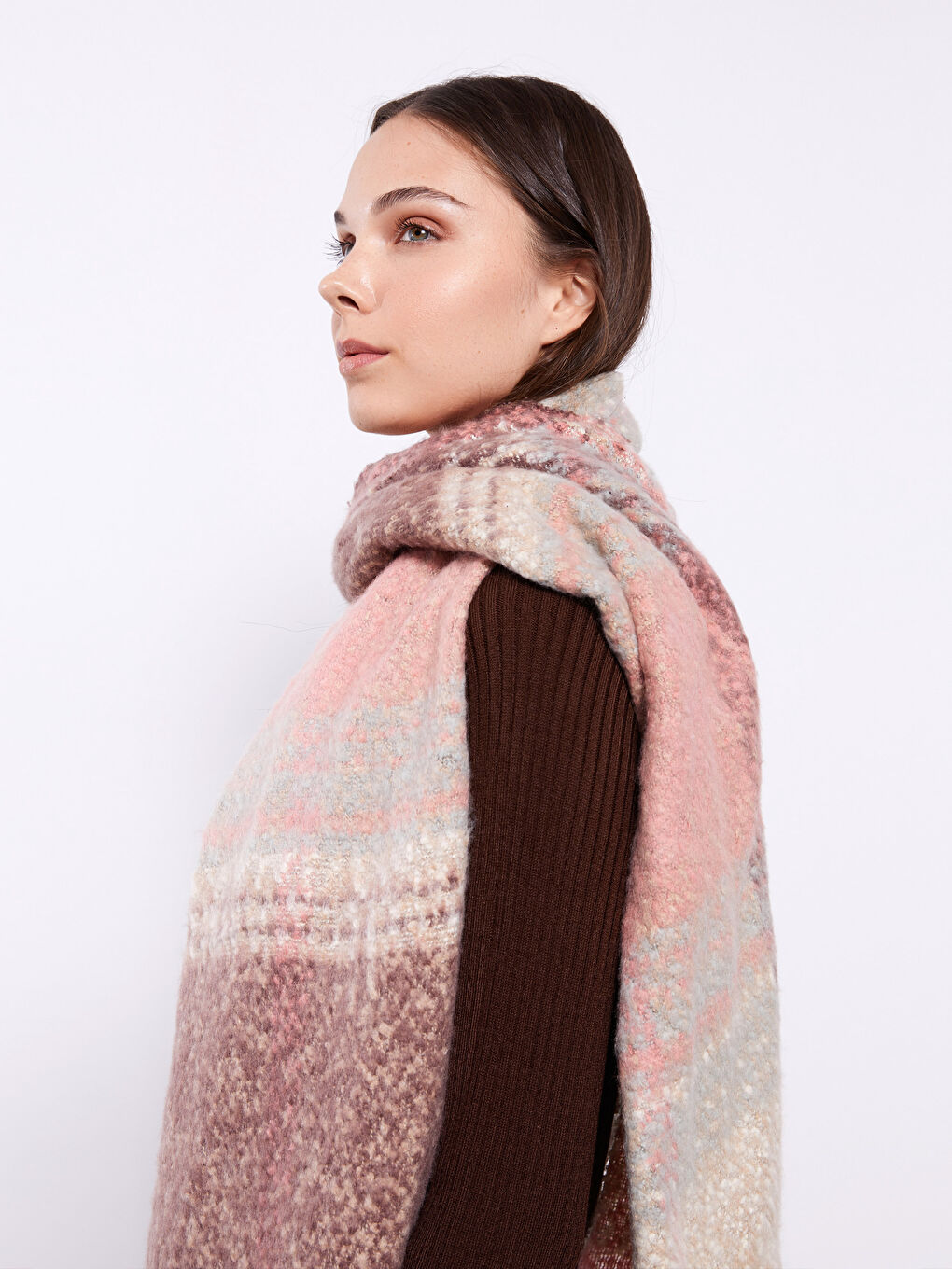 Торлы өрнекті әйелдерге арналған шарф