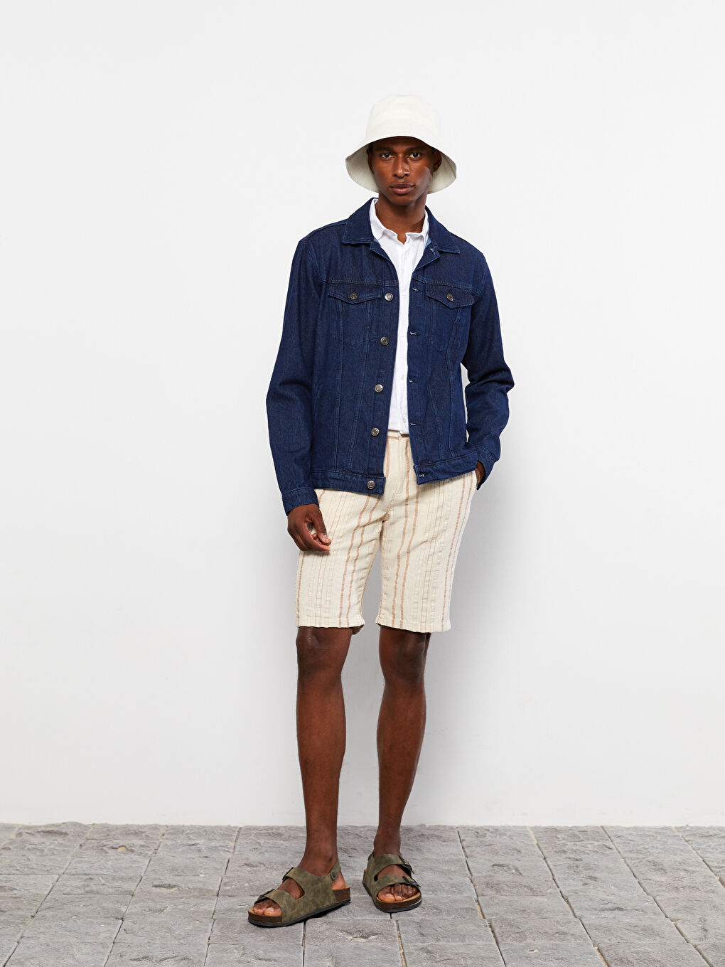 Standard Fit Men's Denim Jacket-5