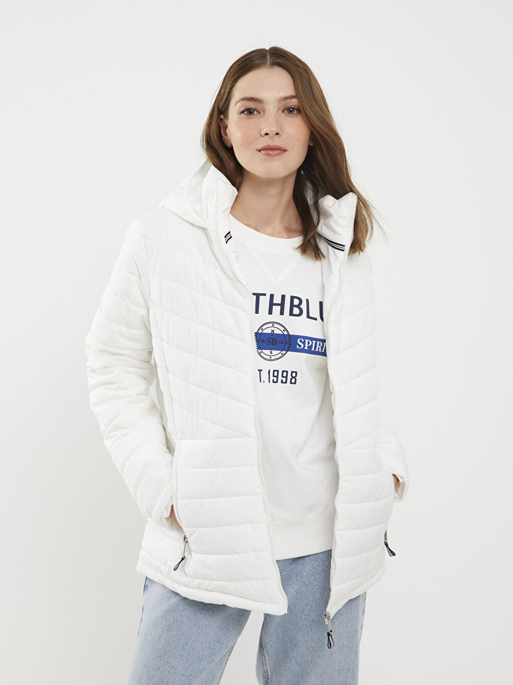 Ekru Kadın Kapüşonlu Düz Şişme Mont-3