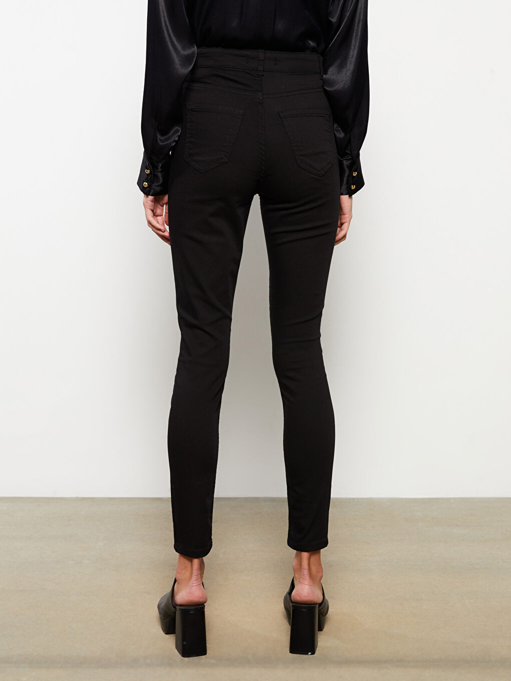 Slim Fit Plain Twill Women's Trousers-4