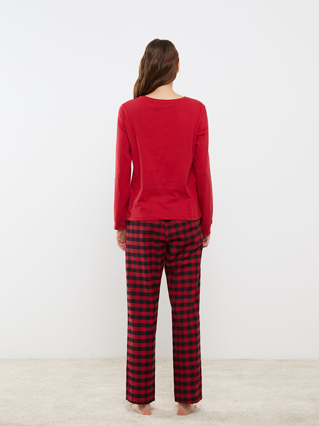 Kırmızı Bisiklet Yaka Yılbaşı Temalı Kadın Pijama Takımı-4