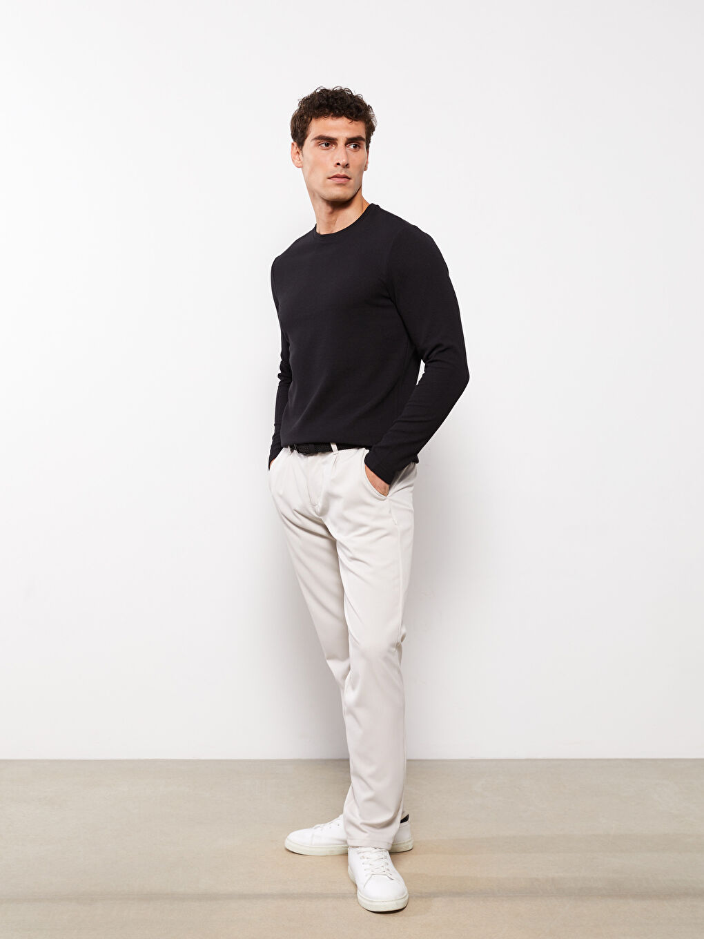 Siyah Bisiklet Yaka Uzun Kollu Basic Erkek Tişört-2